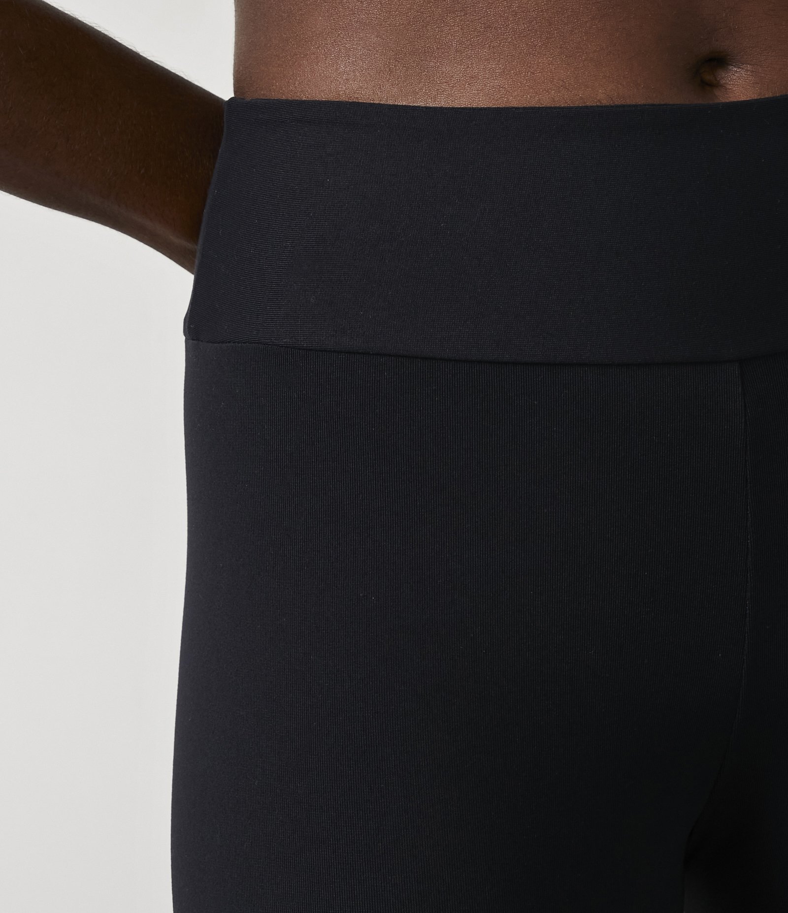 Calça Corsário Esportiva Básica em Microfibra com Cós Amplo Phantom 4