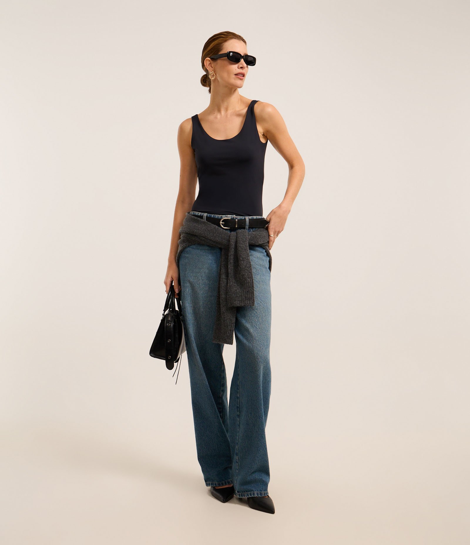 Blusa em Poliamida com Decote U e Alça Larga Preto 2