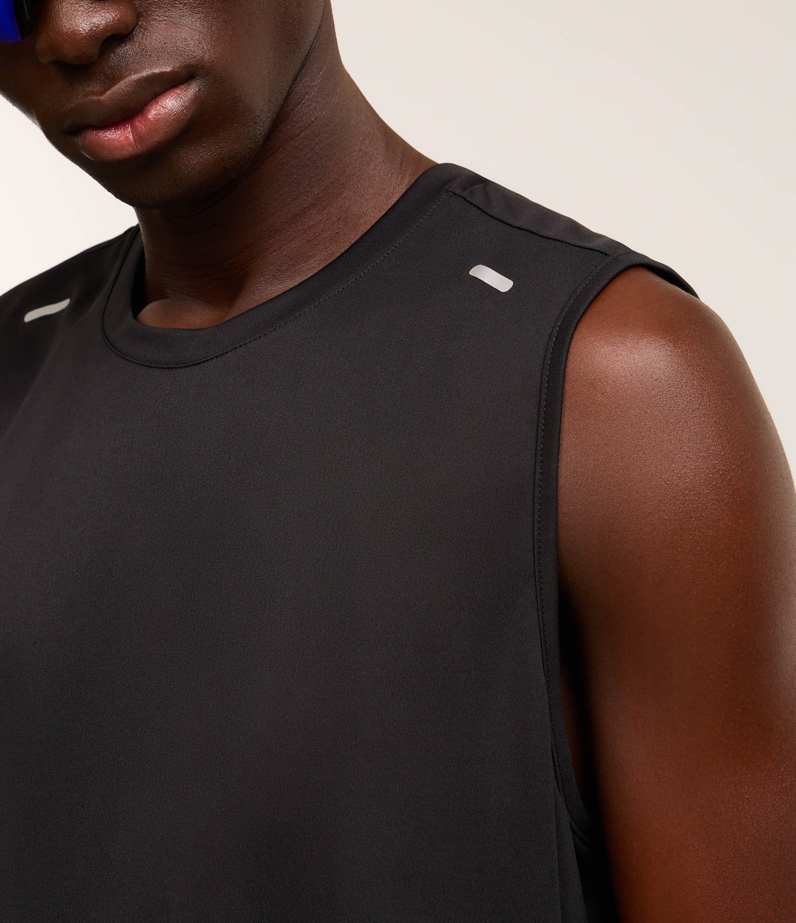 Regata Regular Básica Esportiva com Recortes e Lettering Preto 5