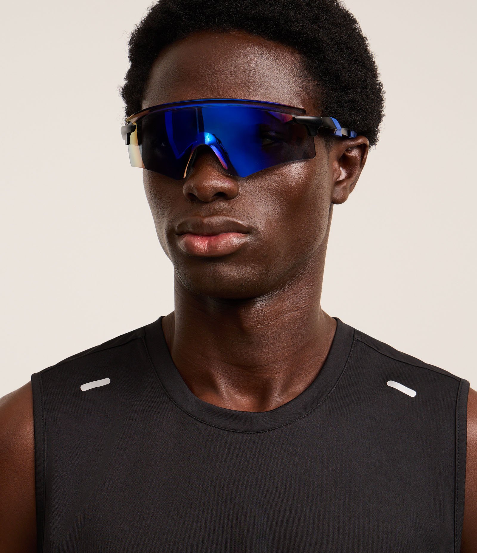 Regata Regular Básica Esportiva com Recortes e Lettering Preto 7