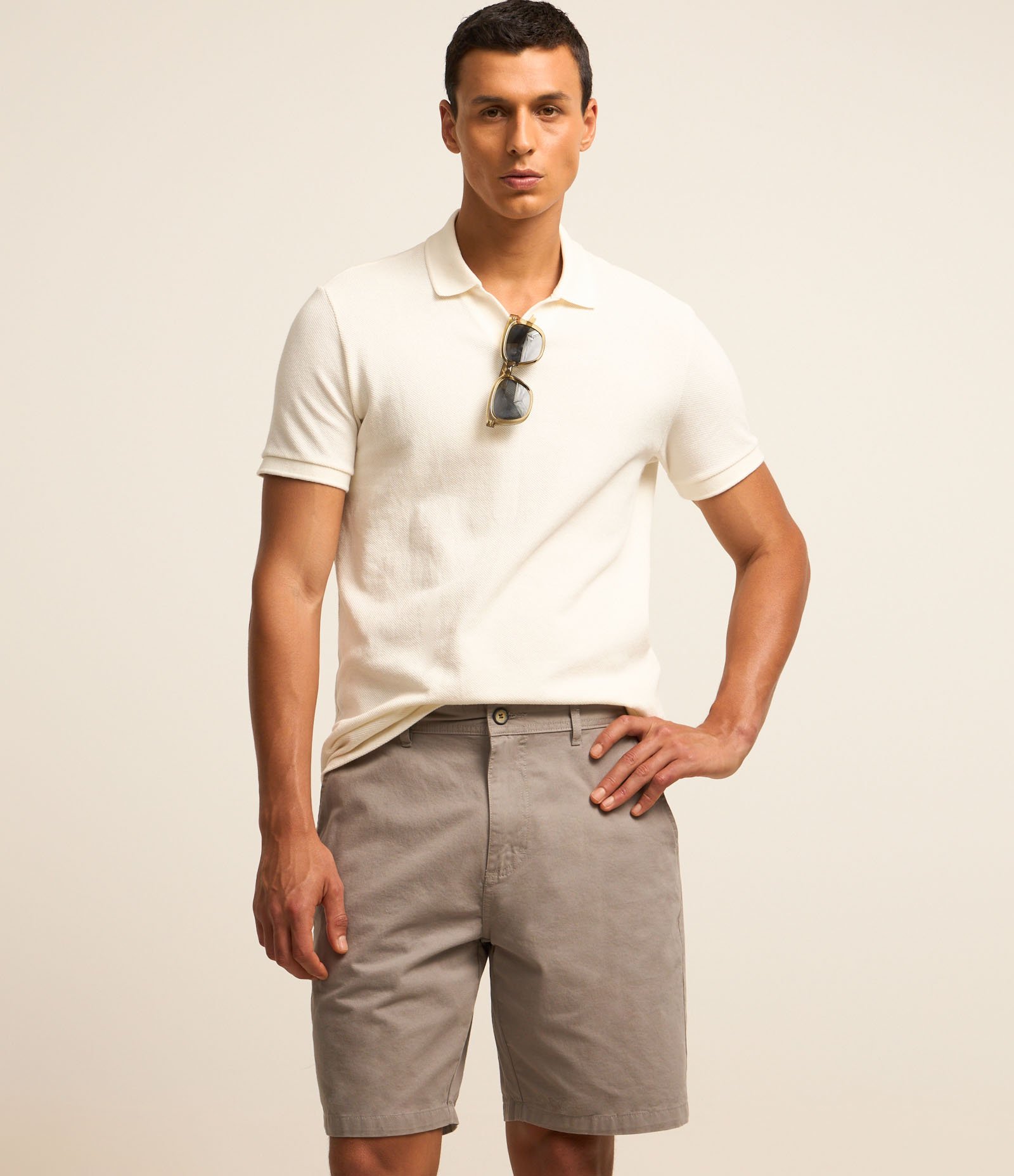 Bermuda Reta em Sarja com Bolso Wild Dove 2