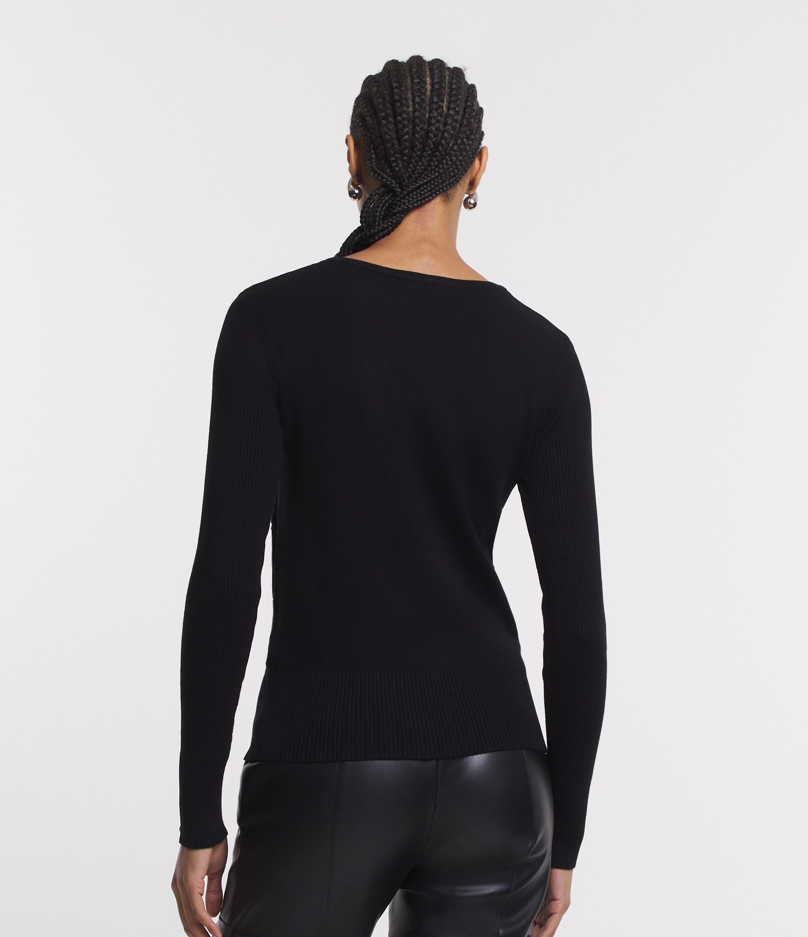 Suéter Alongado em Tricô com Manga Longa Preto 4