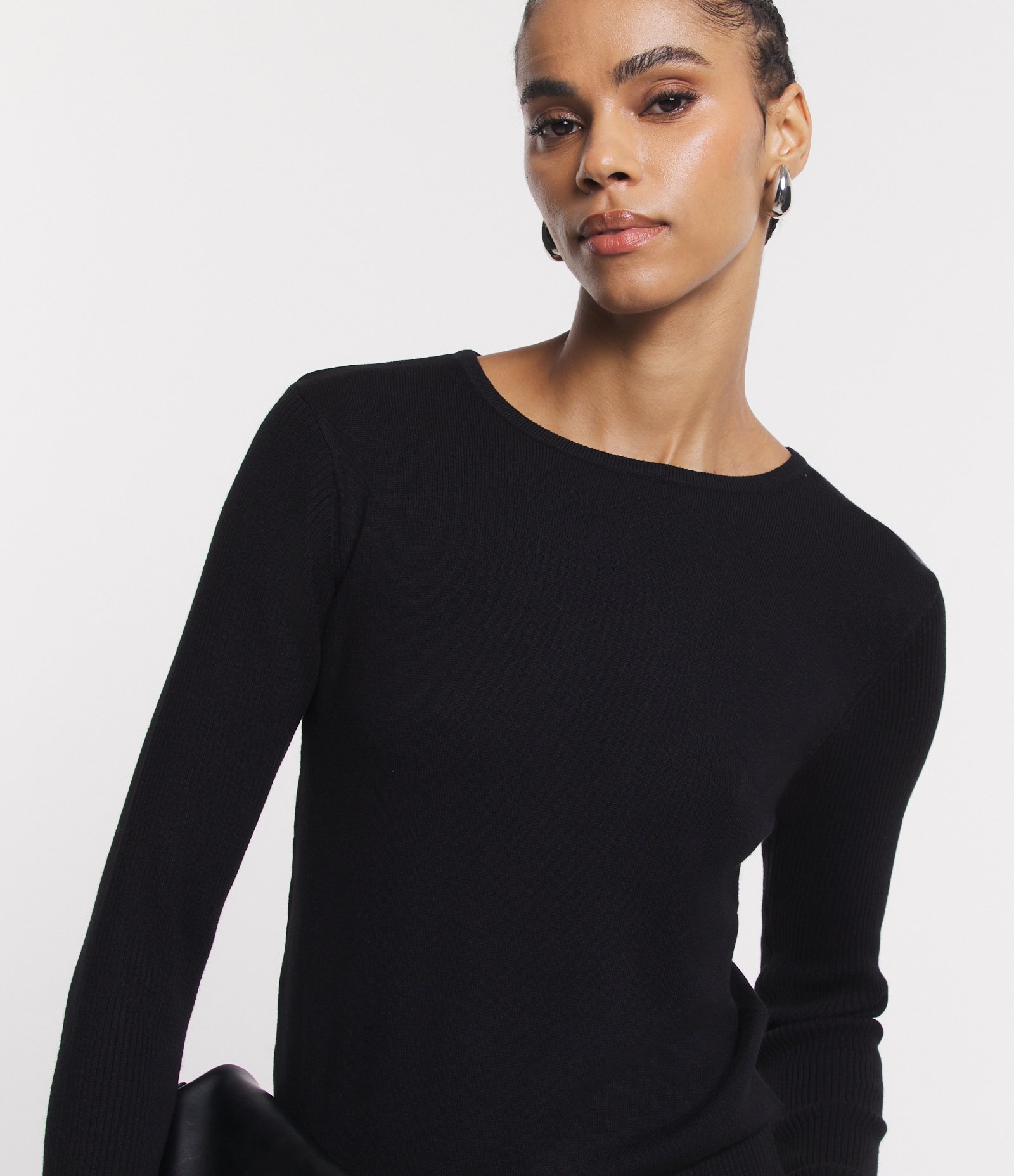 Suéter Alongado em Tricô com Manga Longa Preto 5