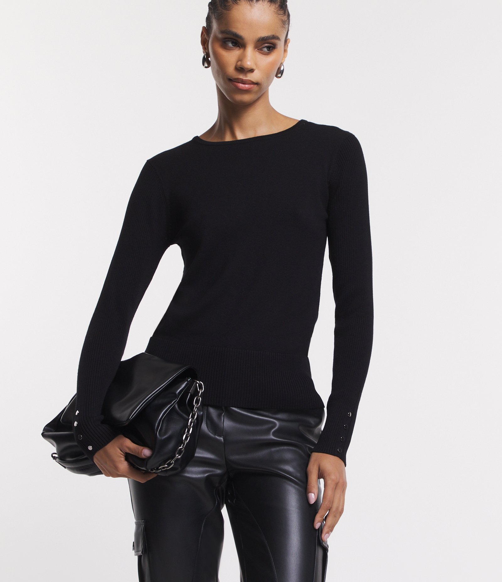 Suéter Alongado em Tricô com Manga Longa Preto 6