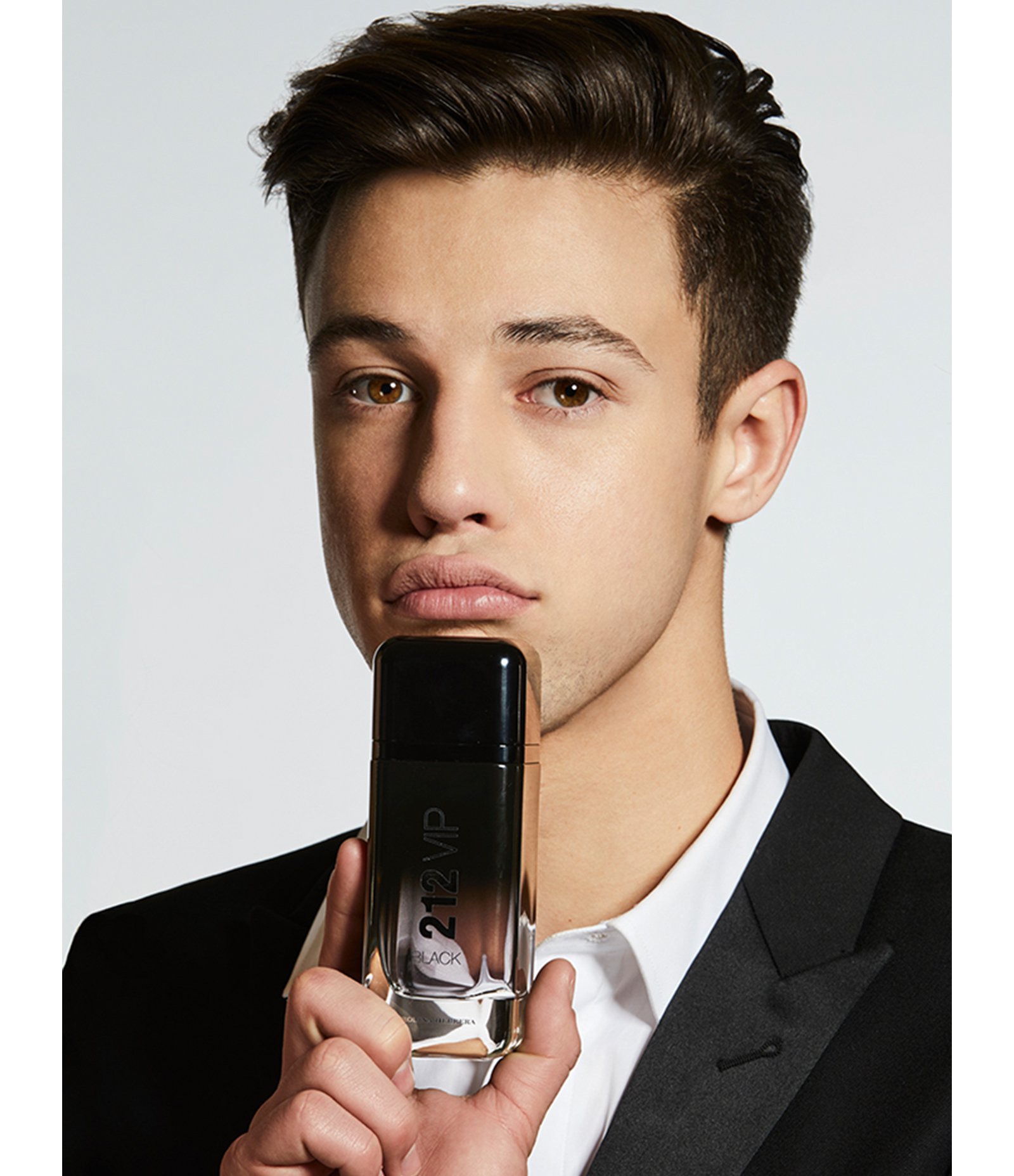 Perfume Carolina Herrera 212 Vip Black Masculino Eau de Parfum 100ml 3