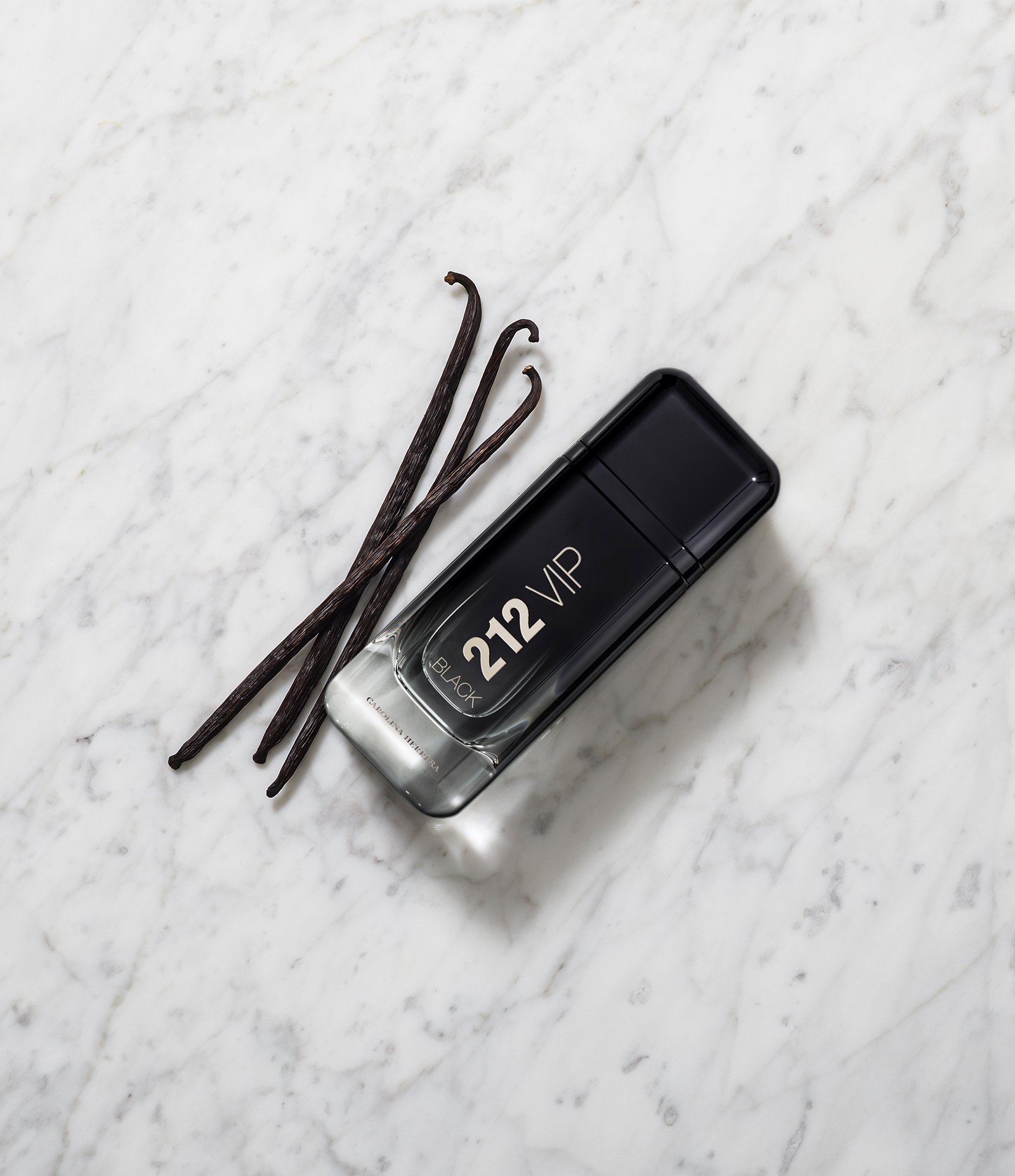 Perfume Carolina Herrera 212 Vip Black Masculino Eau de Parfum 100ml 7