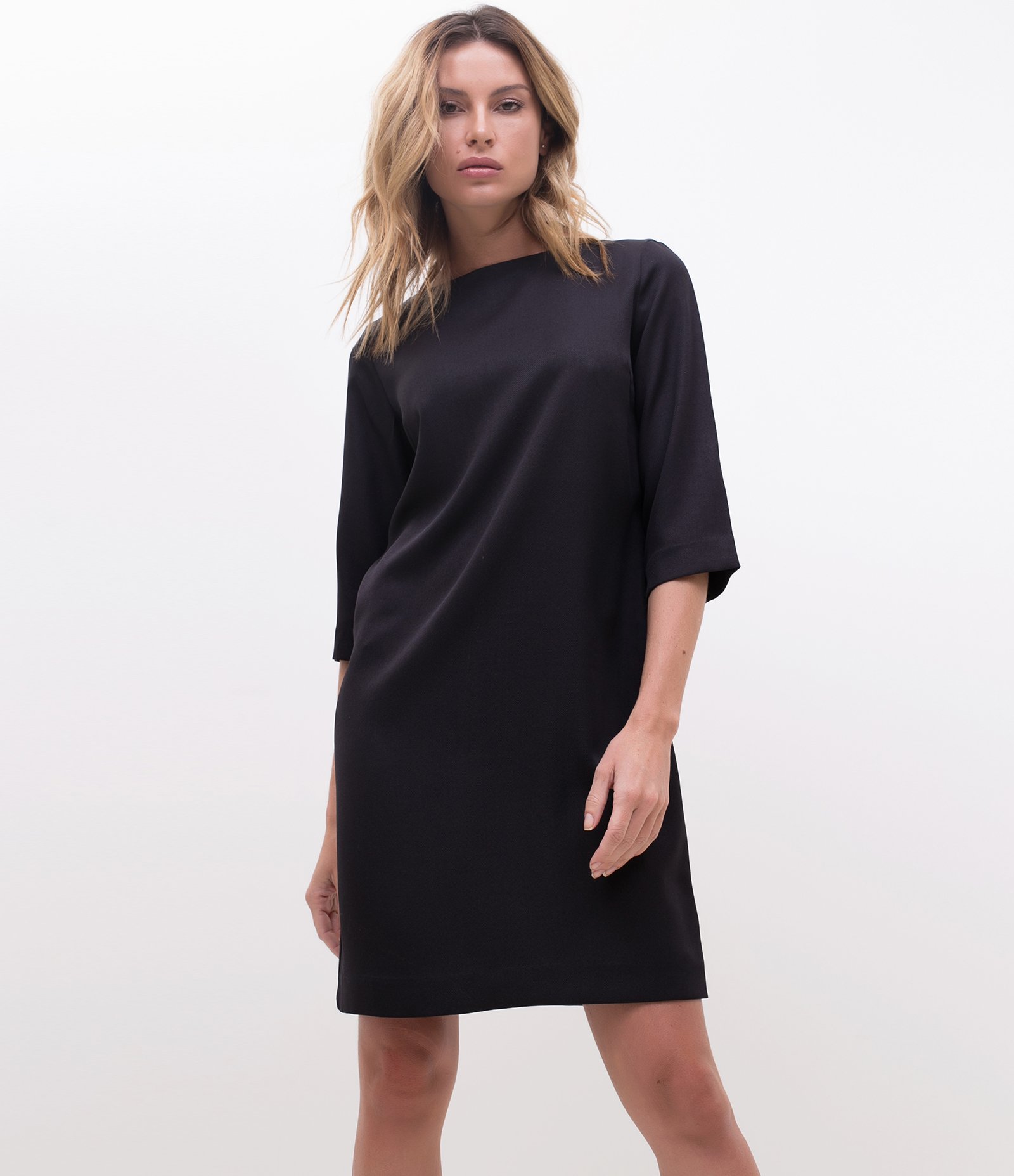 Vestido T-Shirt Gola Canoa Preto 1
