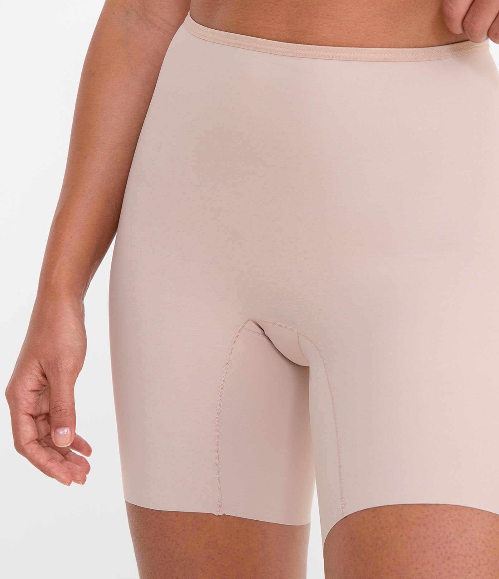 Bermuda Modeladora Em Microfibra Liso Bege 3