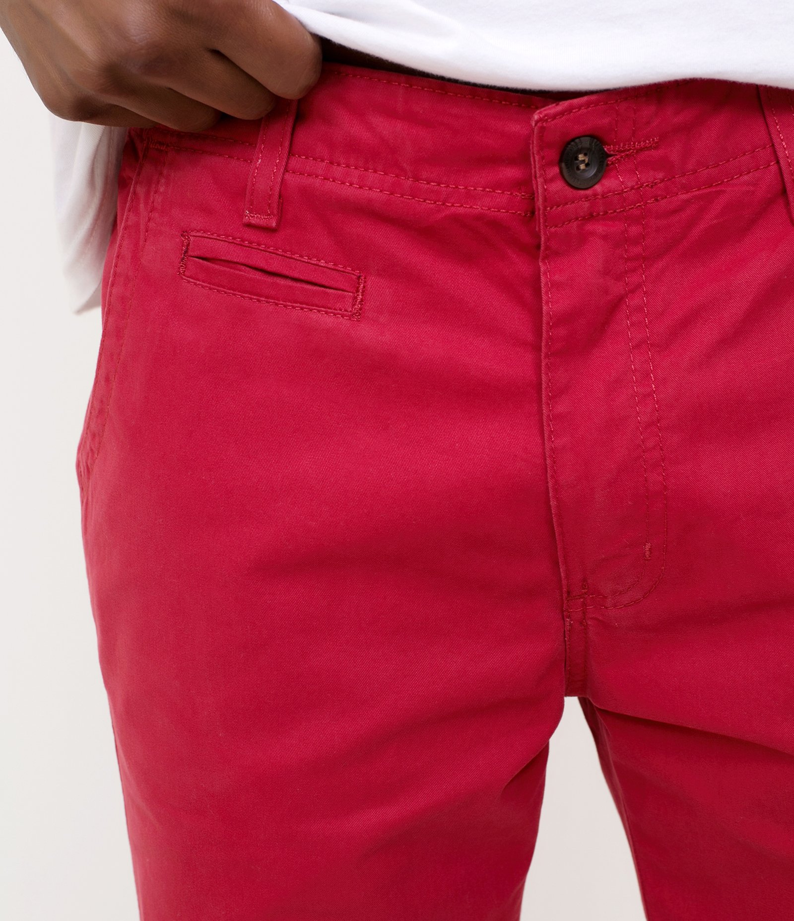 Bermuda Slim Básica em Sarja com Bolsos Cherry Tomato 3