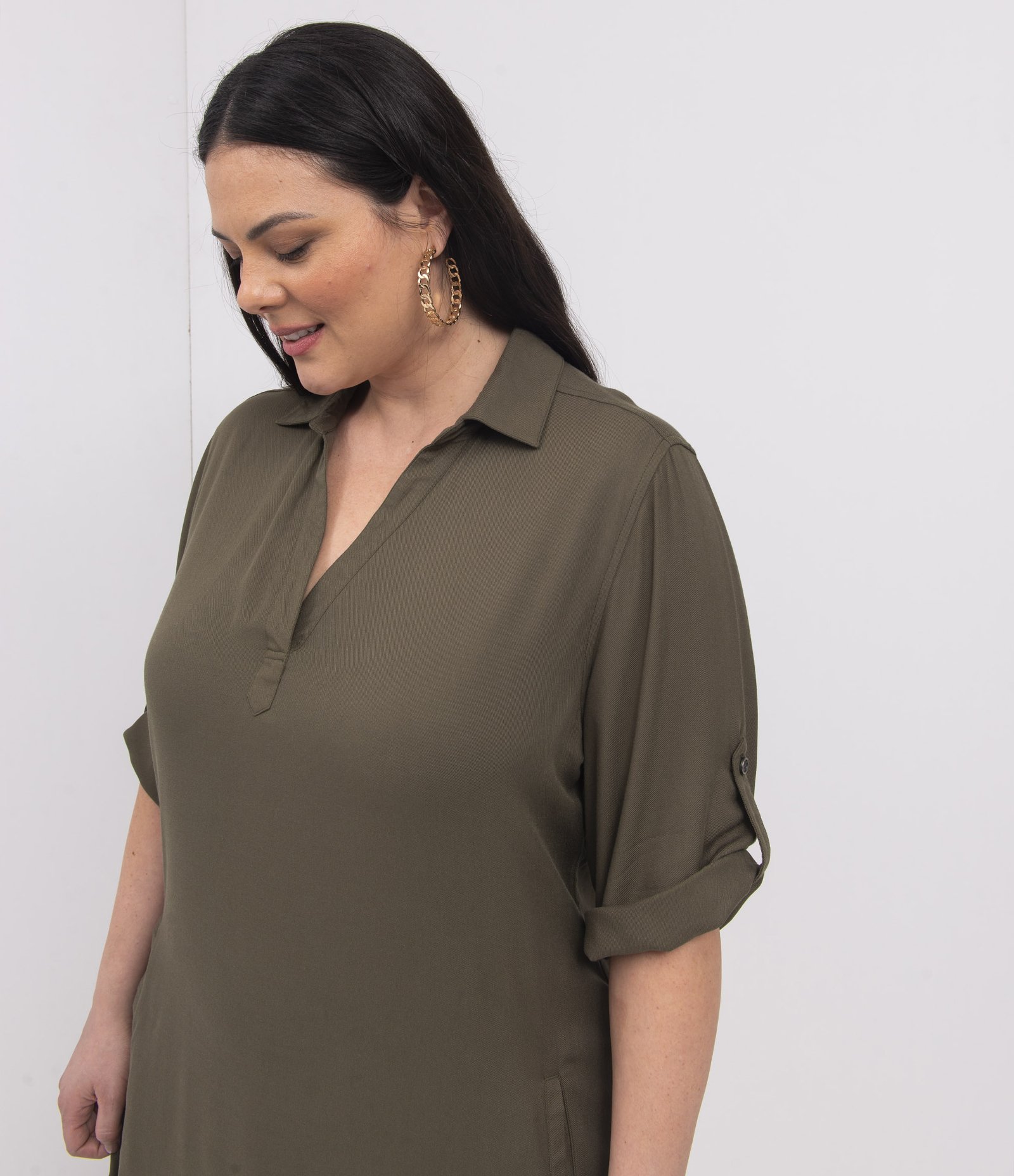 Vestido Curto em Viscose com Bolsos Curve & Plus Size VERDE 4