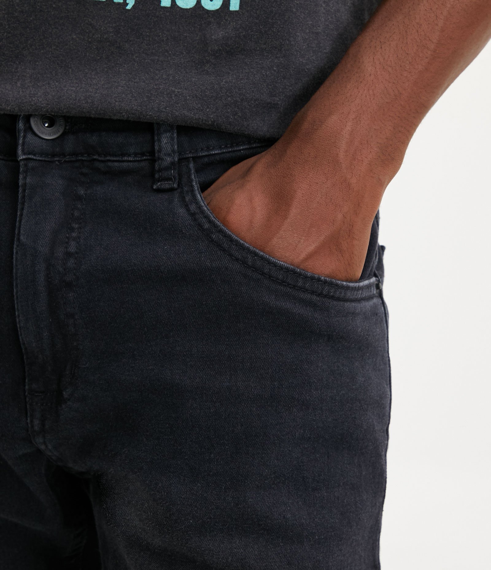 Calça Skinny Básica Jeans com Bolsos Preto 4