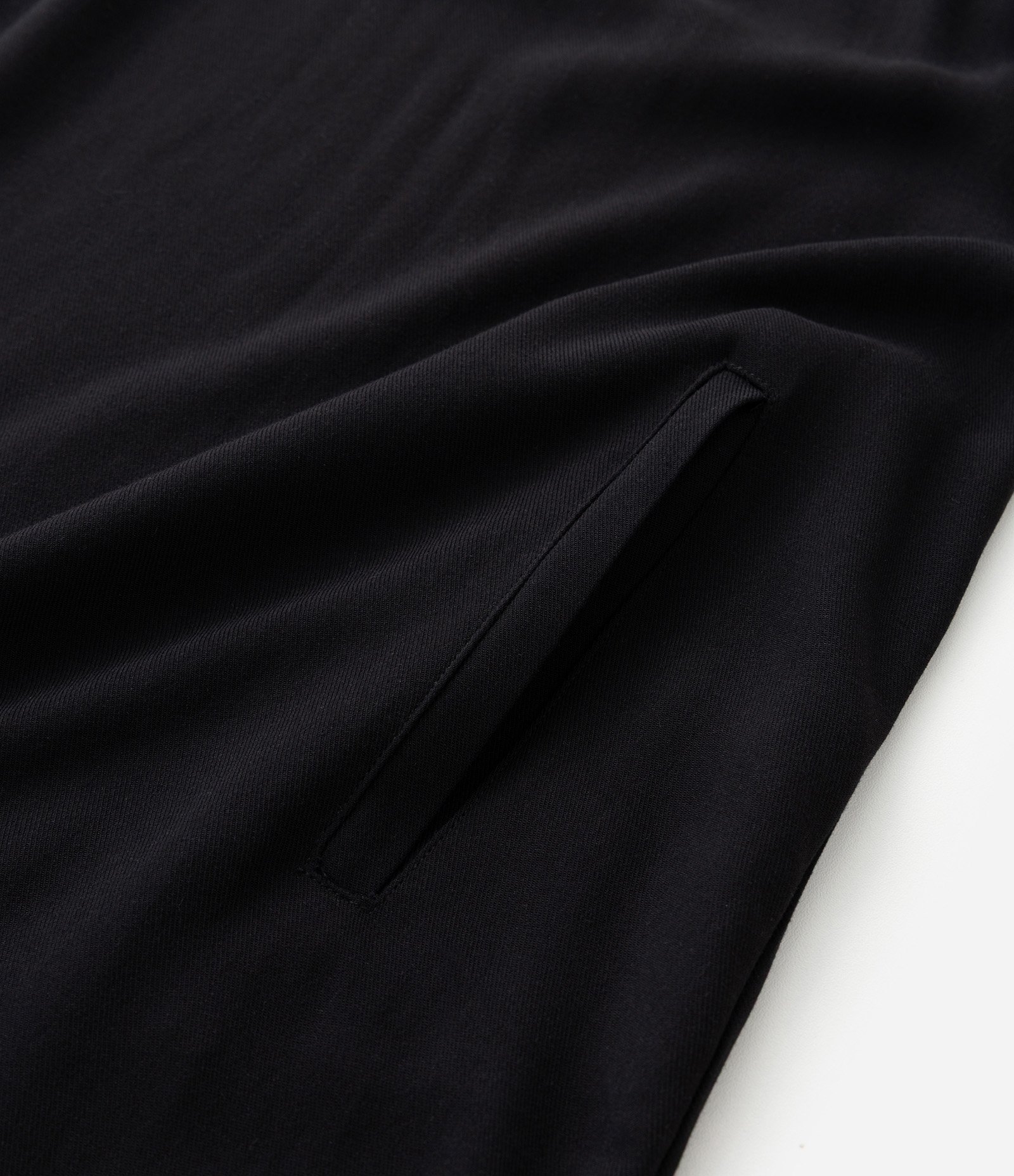 Vestido Curto em Viscose com Bolsos Curve & Plus Size Preto 8