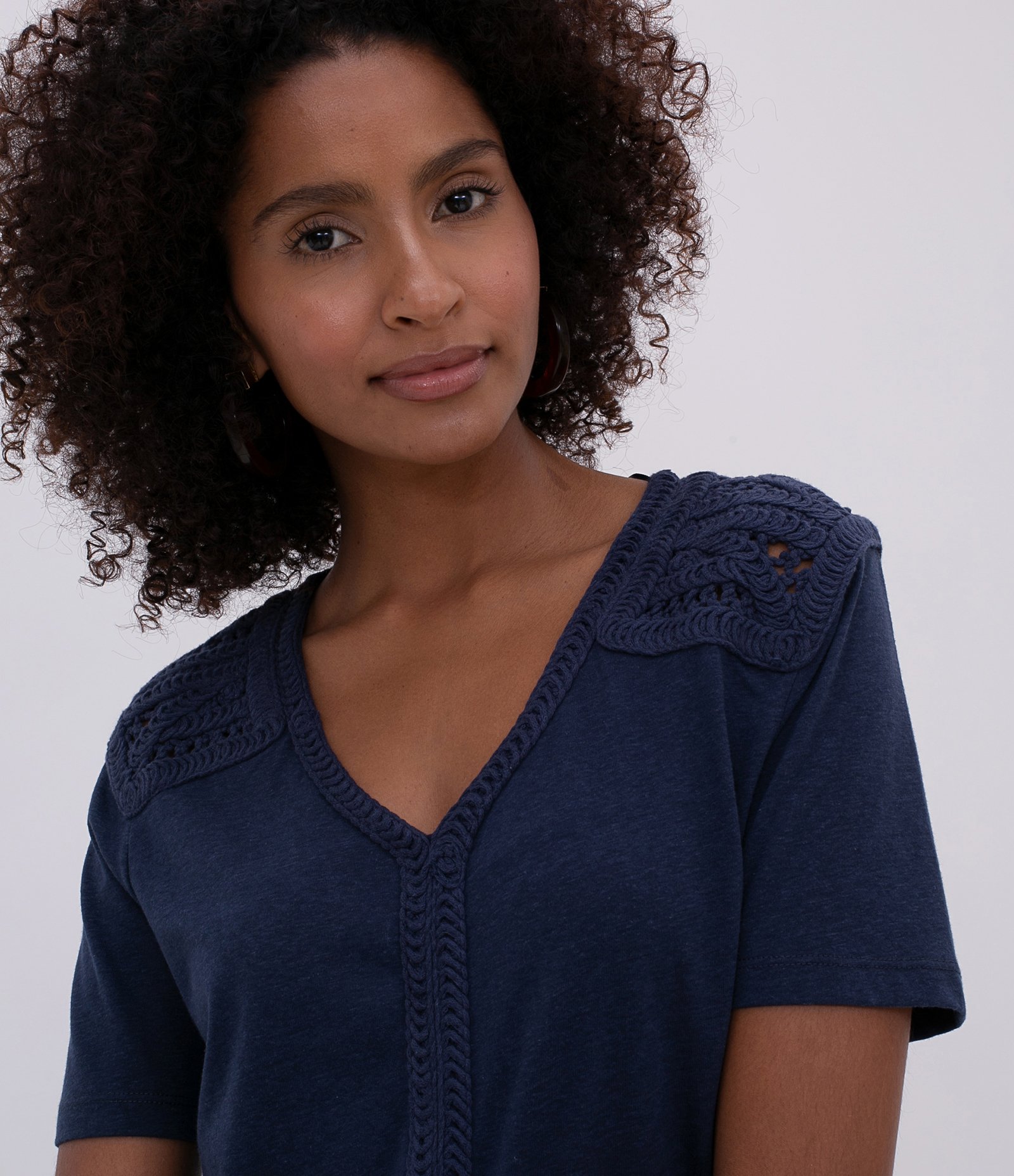 Blusa Manga Curta Lisa com Detalhe Frontal Azul 3