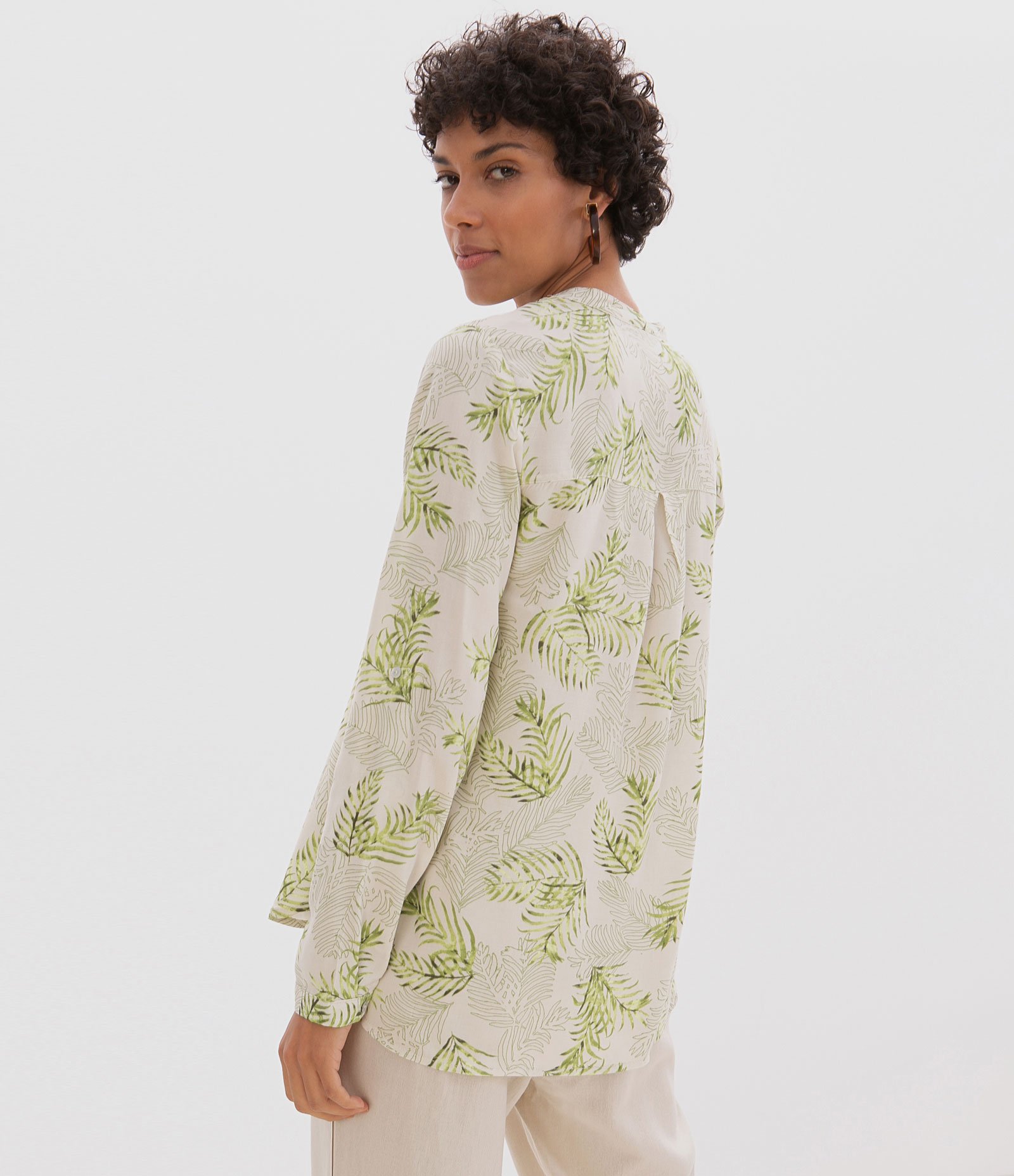 Camisa Manga Longa Estampa Folhagem Bege 2