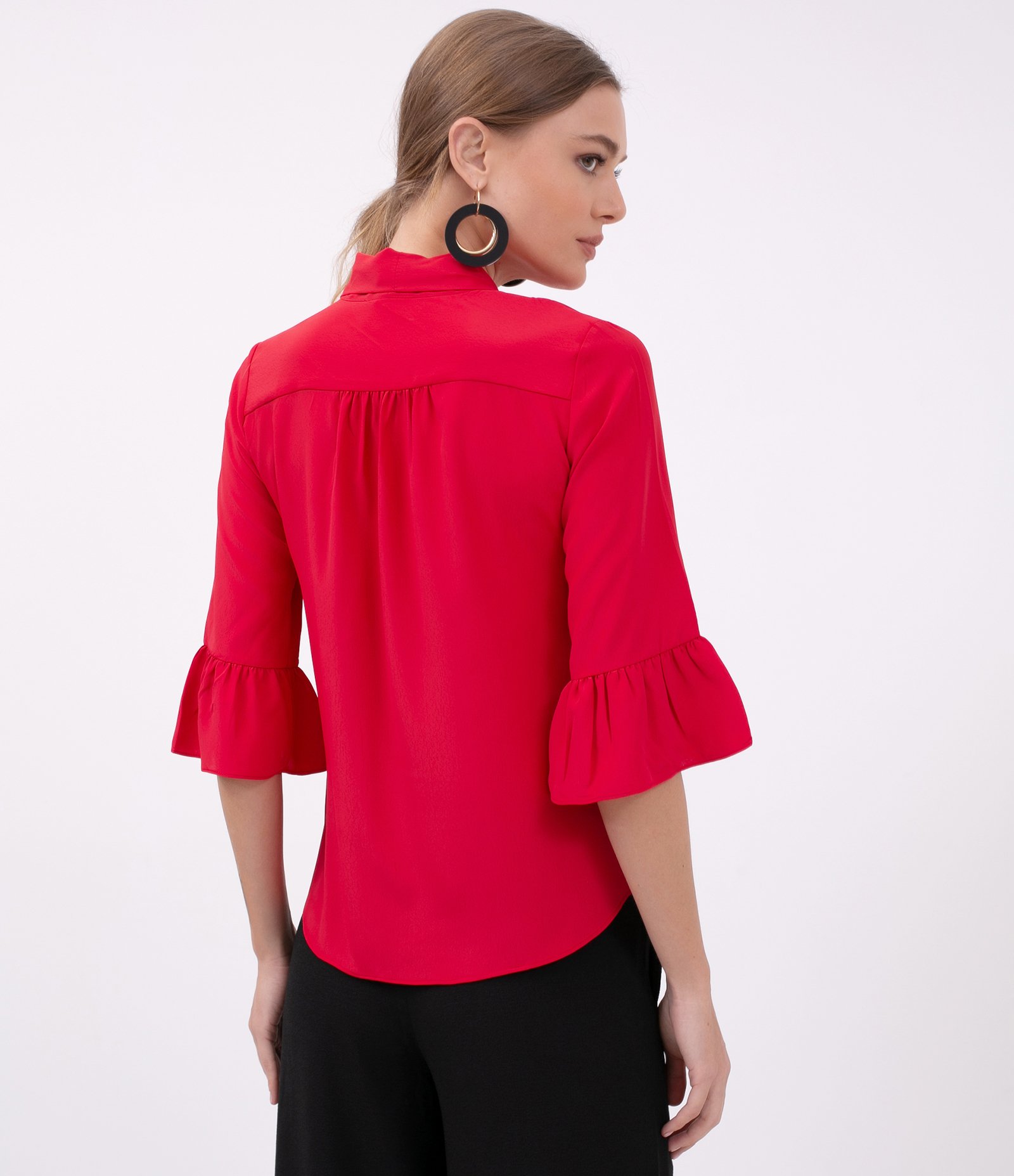 Blusa com Botões e Babados Vermelho 2
