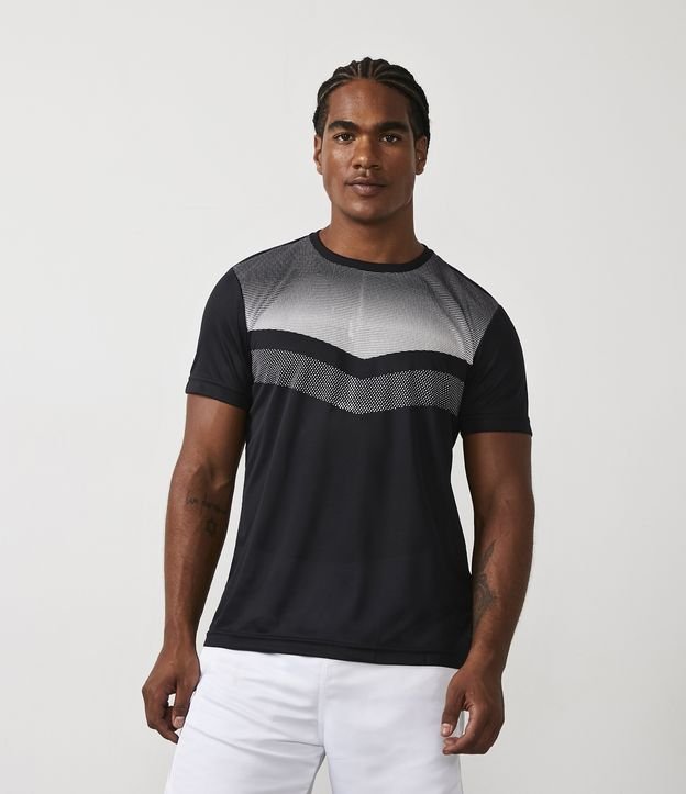 Camiseta Esportiva com Estampa Geométrica Degradê Preto 1