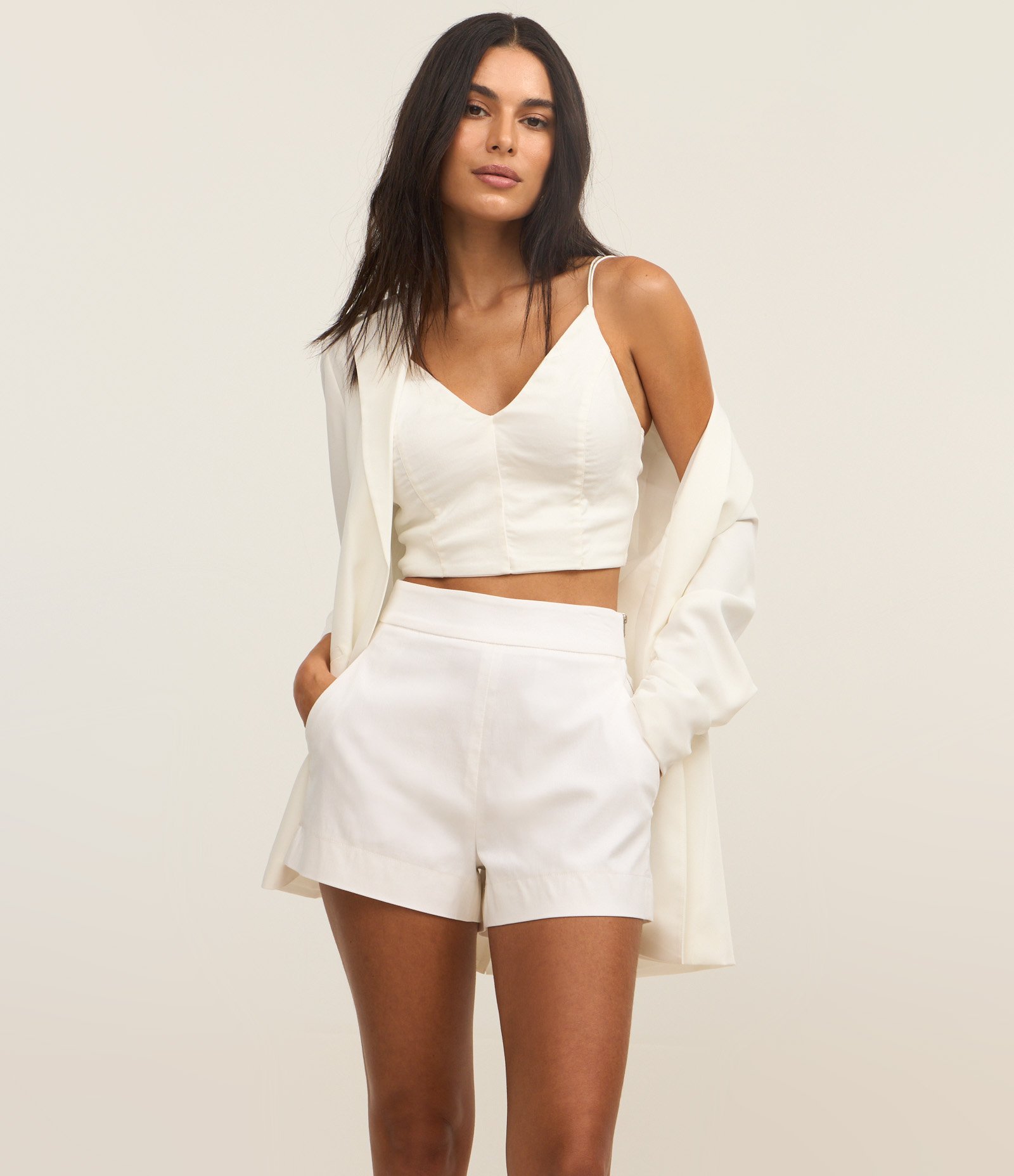 Short Curto em Bengaline com Cintura Alta e Zíper Lateral Branco 2