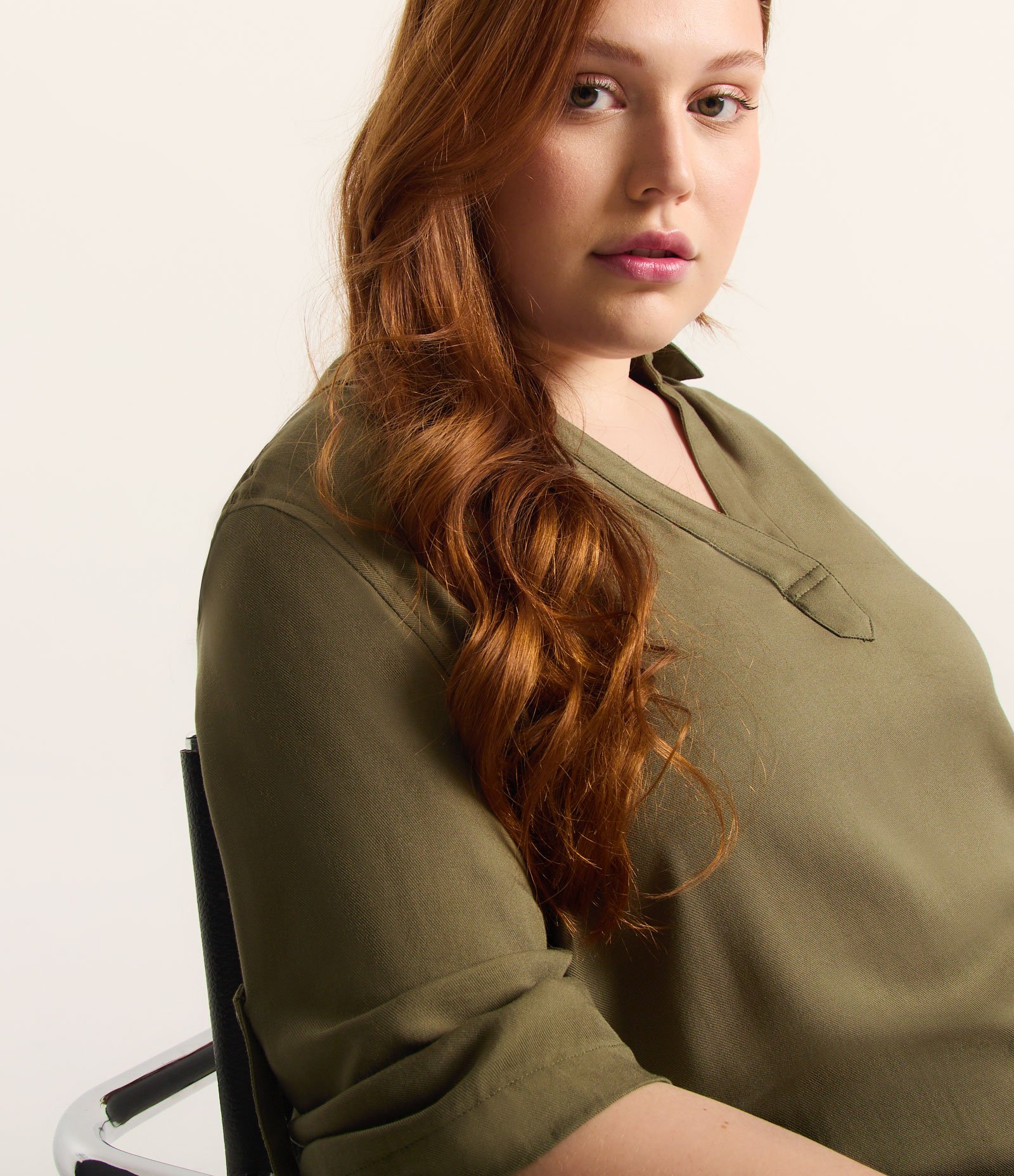 Vestido Curto em Viscose com Bolsos Curve & Plus Size Verde 4