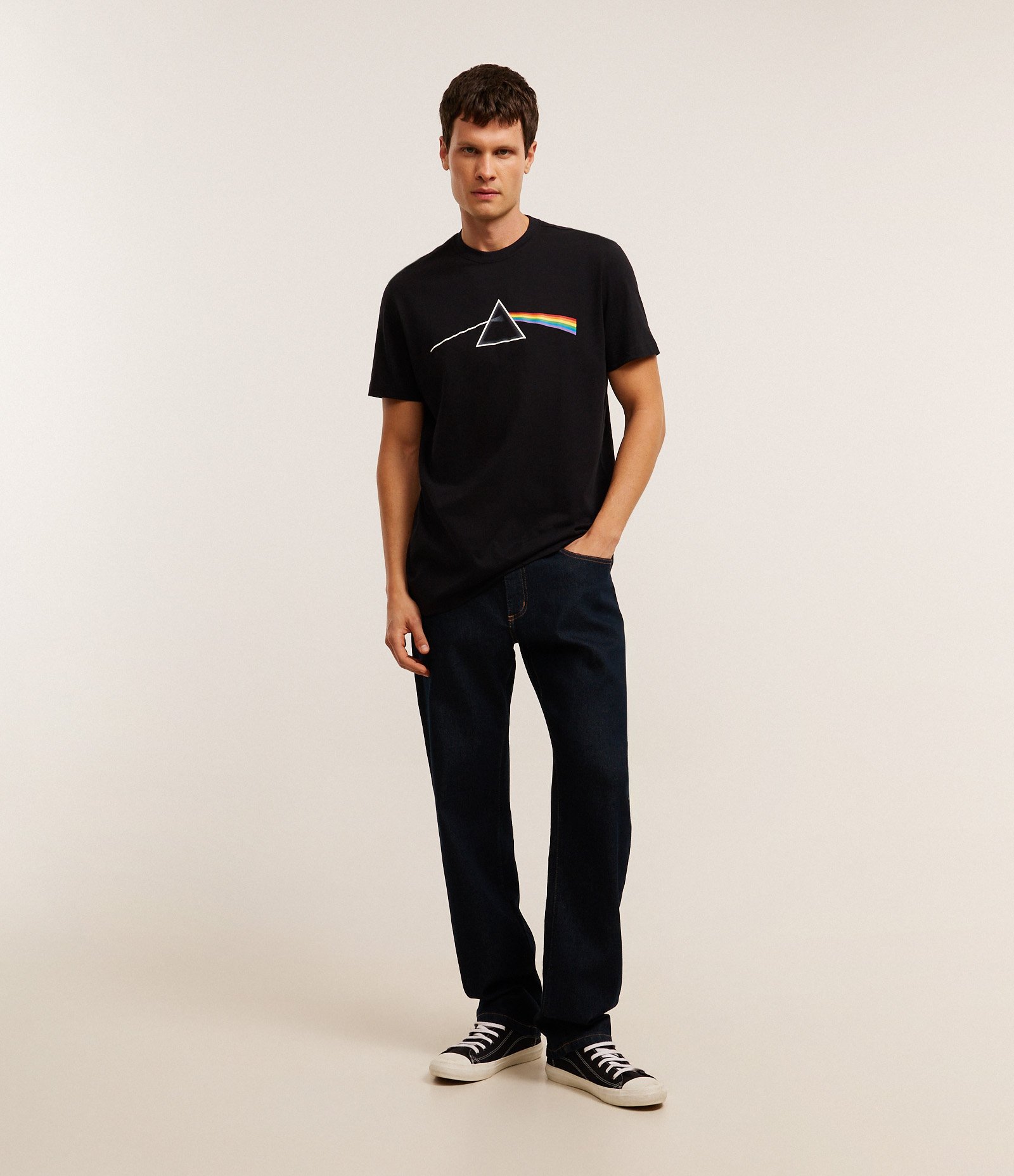 Camiseta Comfort em Algodão com Estampa Pink Floyd Preto 2
