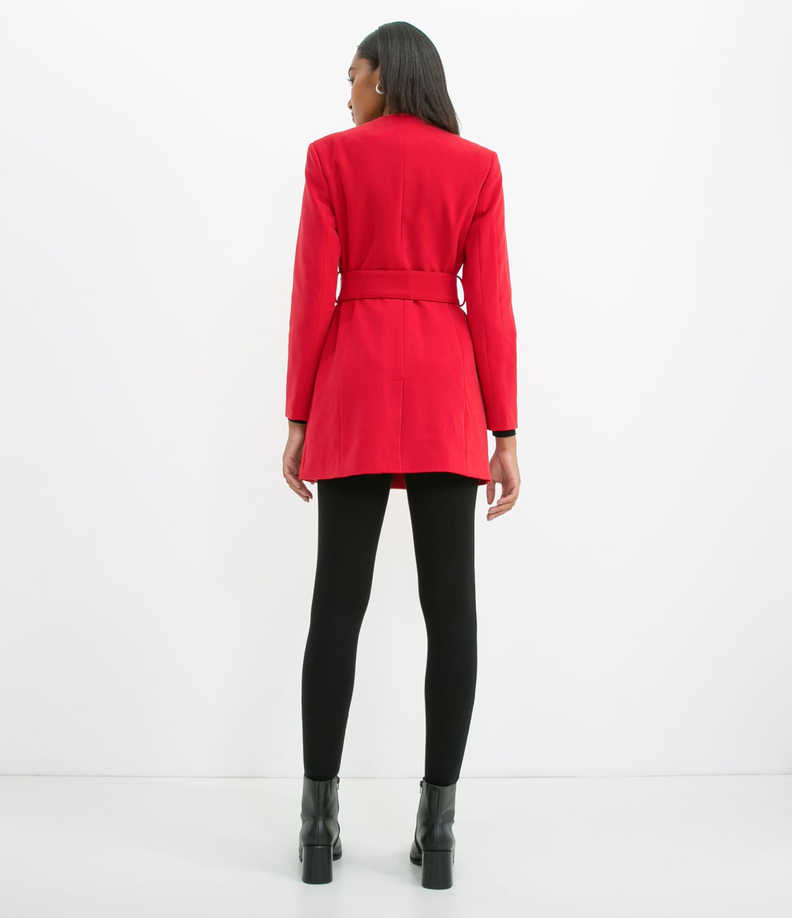 Jaqueta Longa Lisa com Cinto Estruturado e Bolsos em Zíper 2