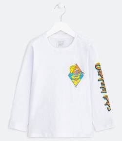 Camiseta Infantil Estampa de Caveira na Praia - Tam 5 a 14 anos