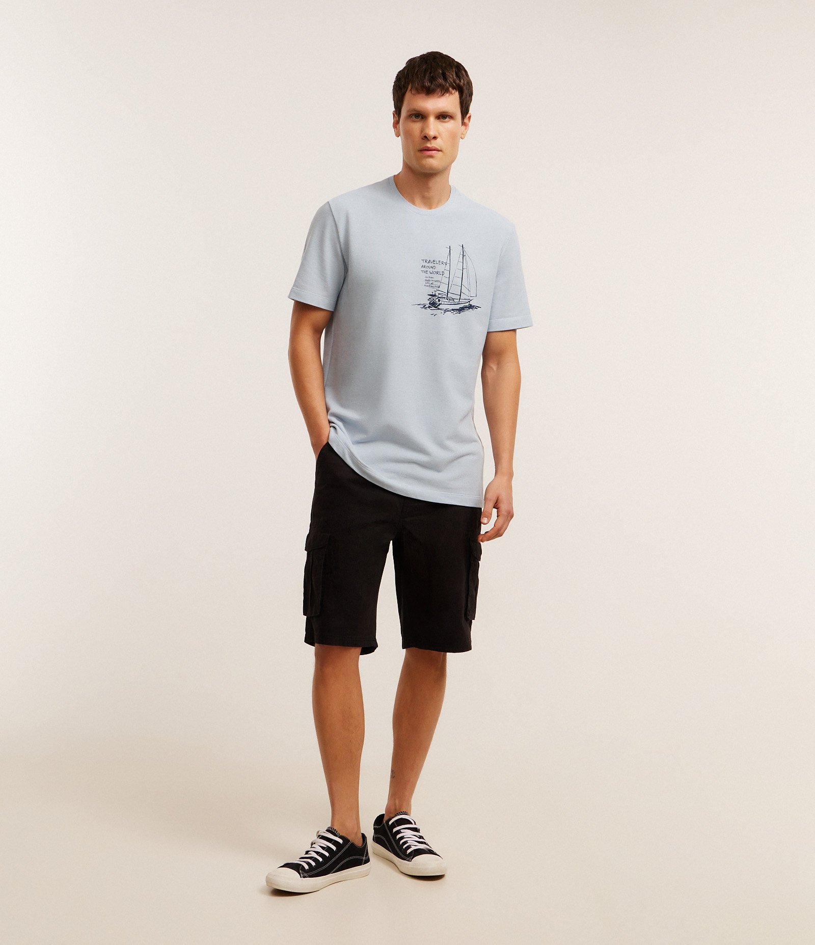 Bermuda Reta em Sarja com Bolsos Cargo Preto 1