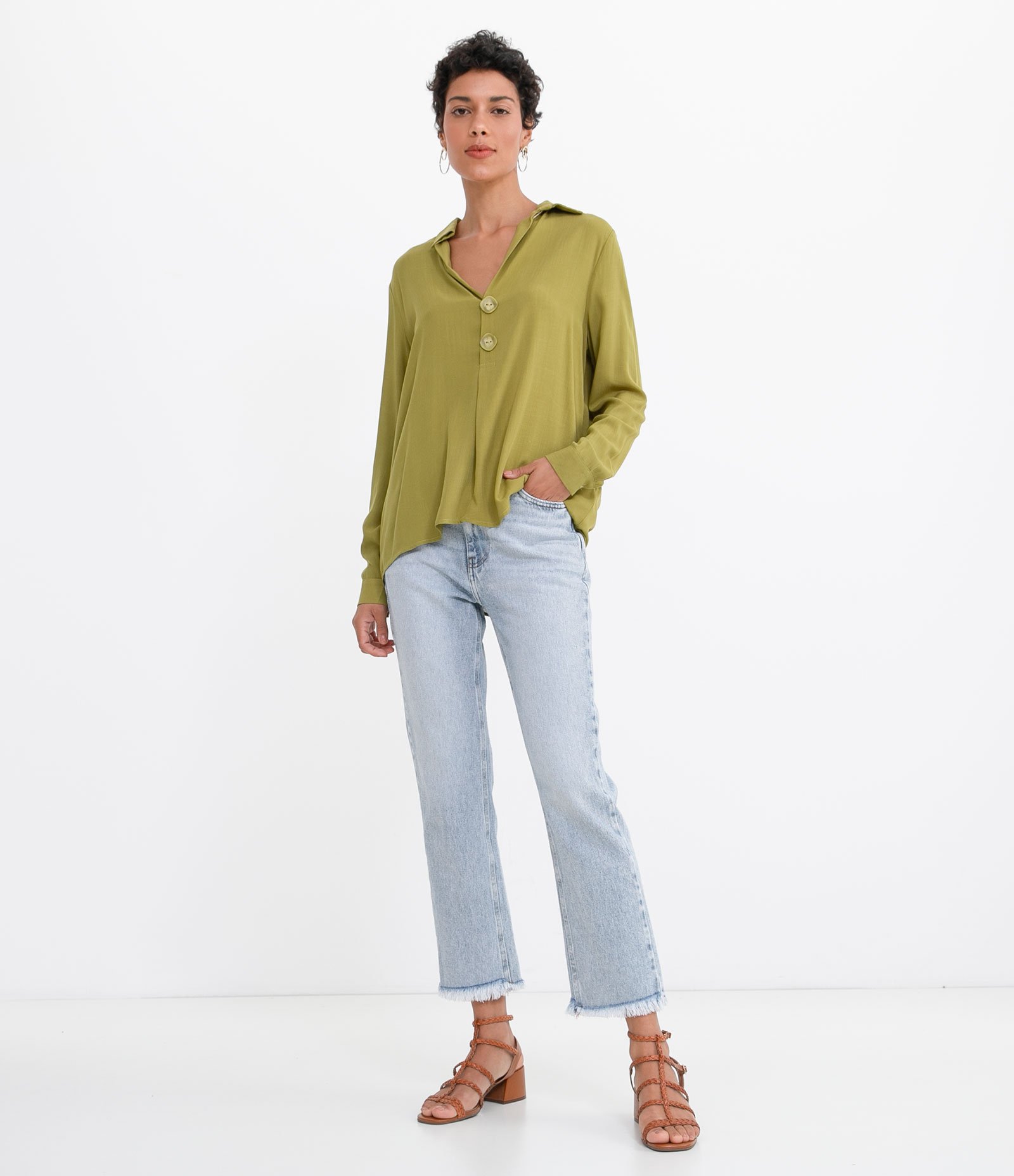 Camisa Manga Longa em Viscose com Botõs Diferenciados Verde 1