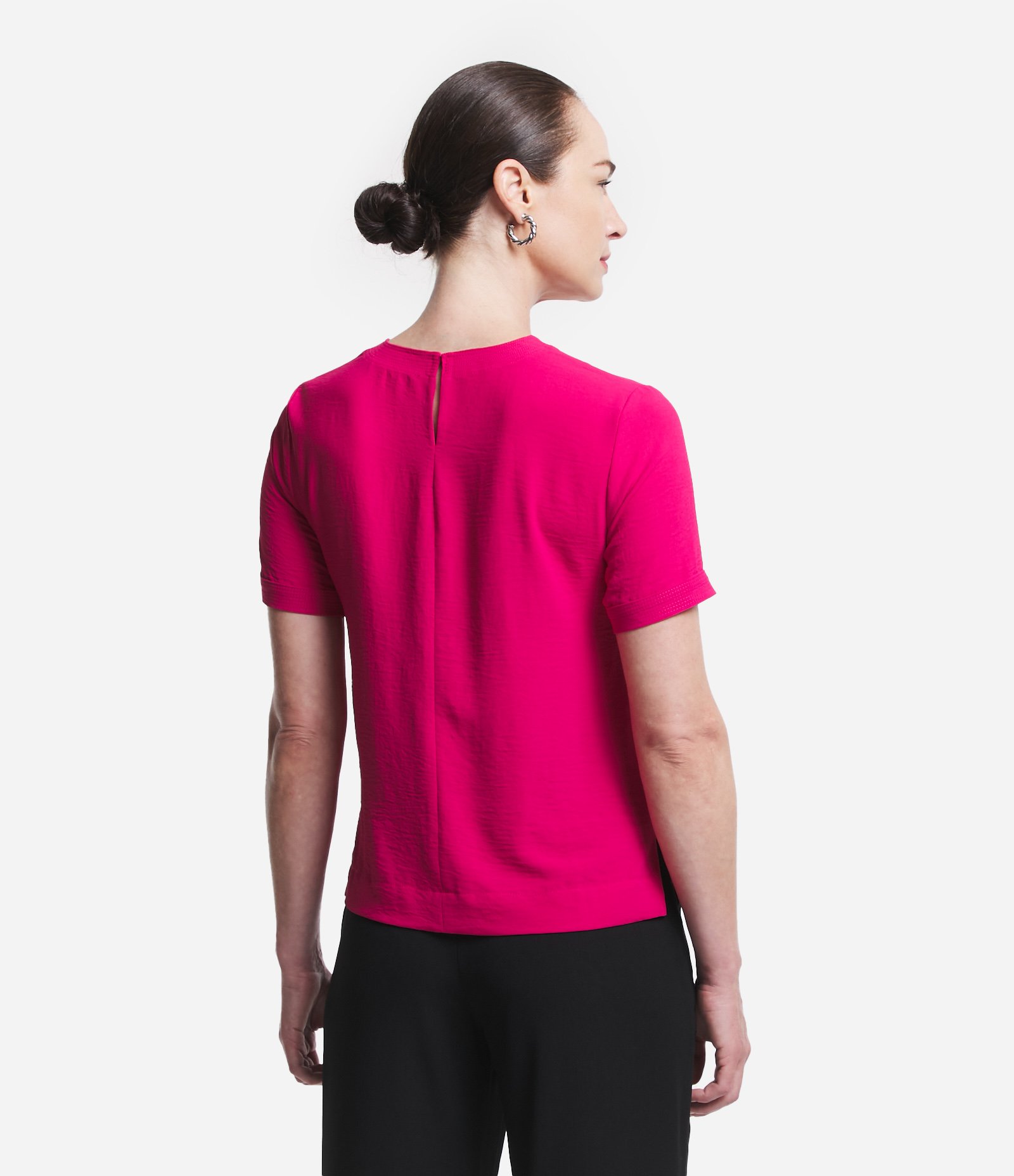 Blusa com Abertura nas Costas e Detalhes Pespontados 4