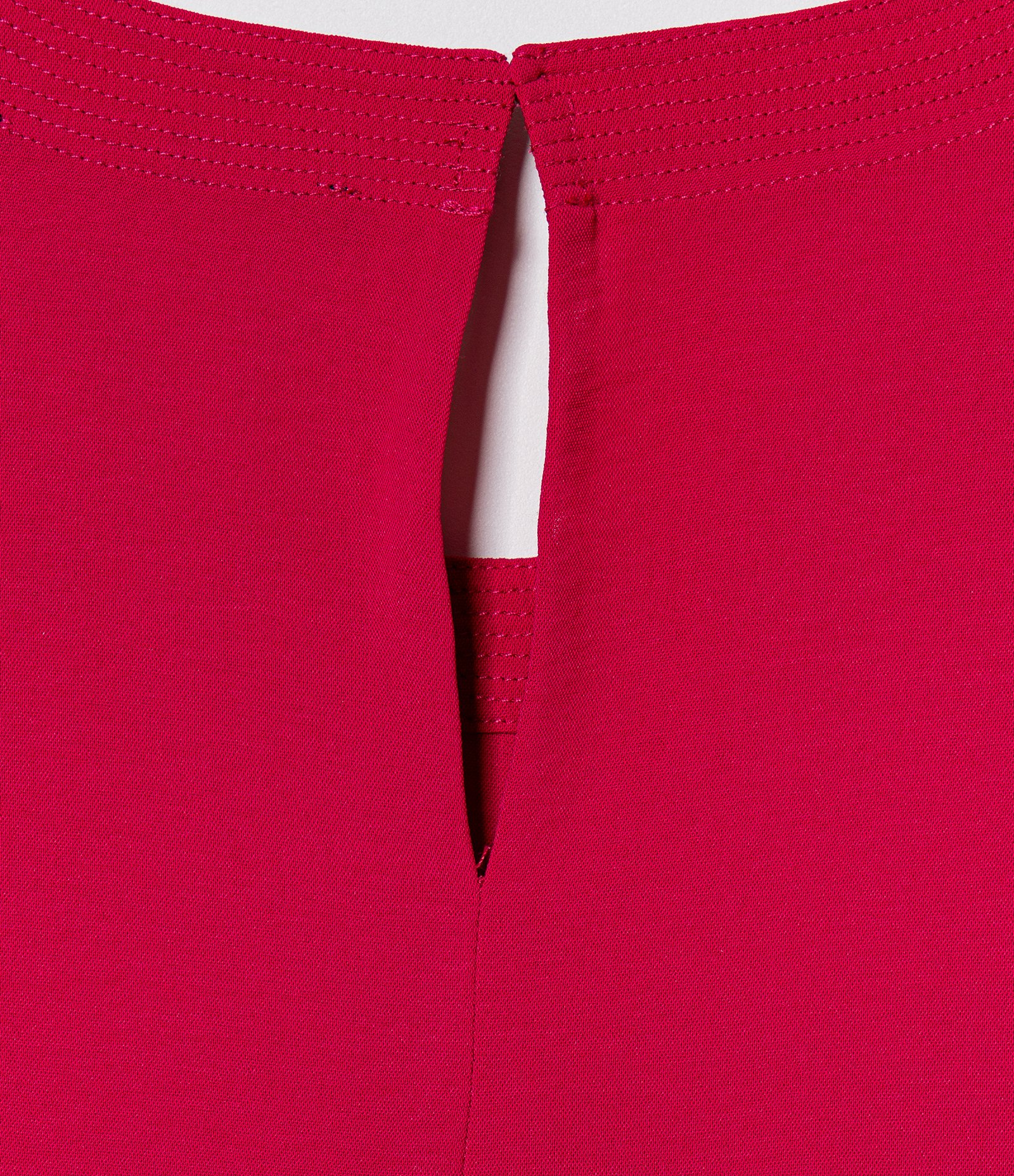 Blusa com Abertura nas Costas e Detalhes Pespontados 7