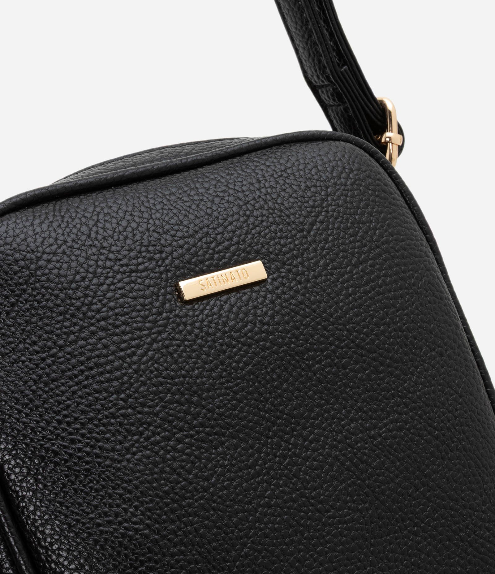 Bolsa Transversal Floater com Pompom Preto 5