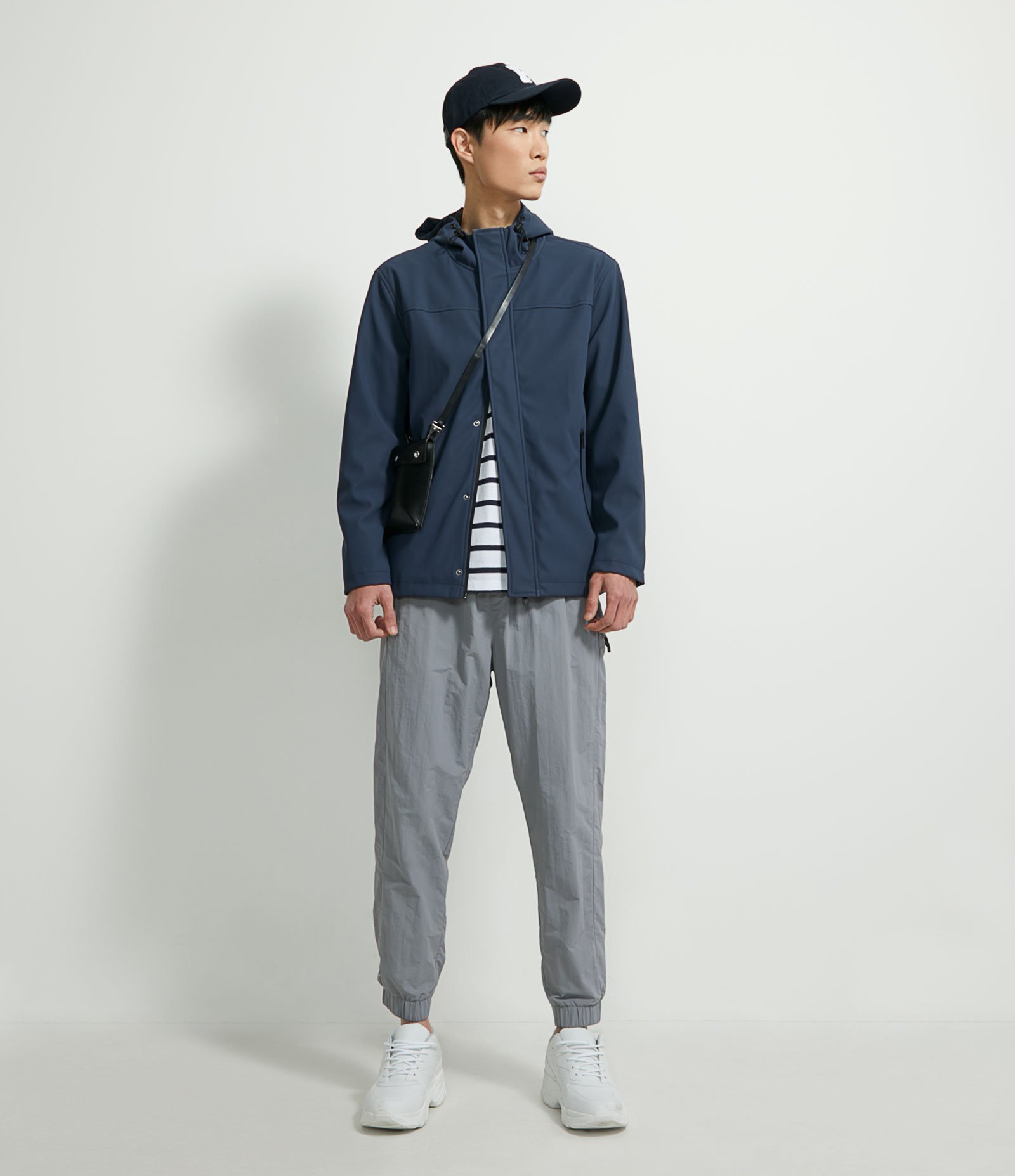 Jaqueta Impermeável com Capuz e Bolsos com Zíper 6