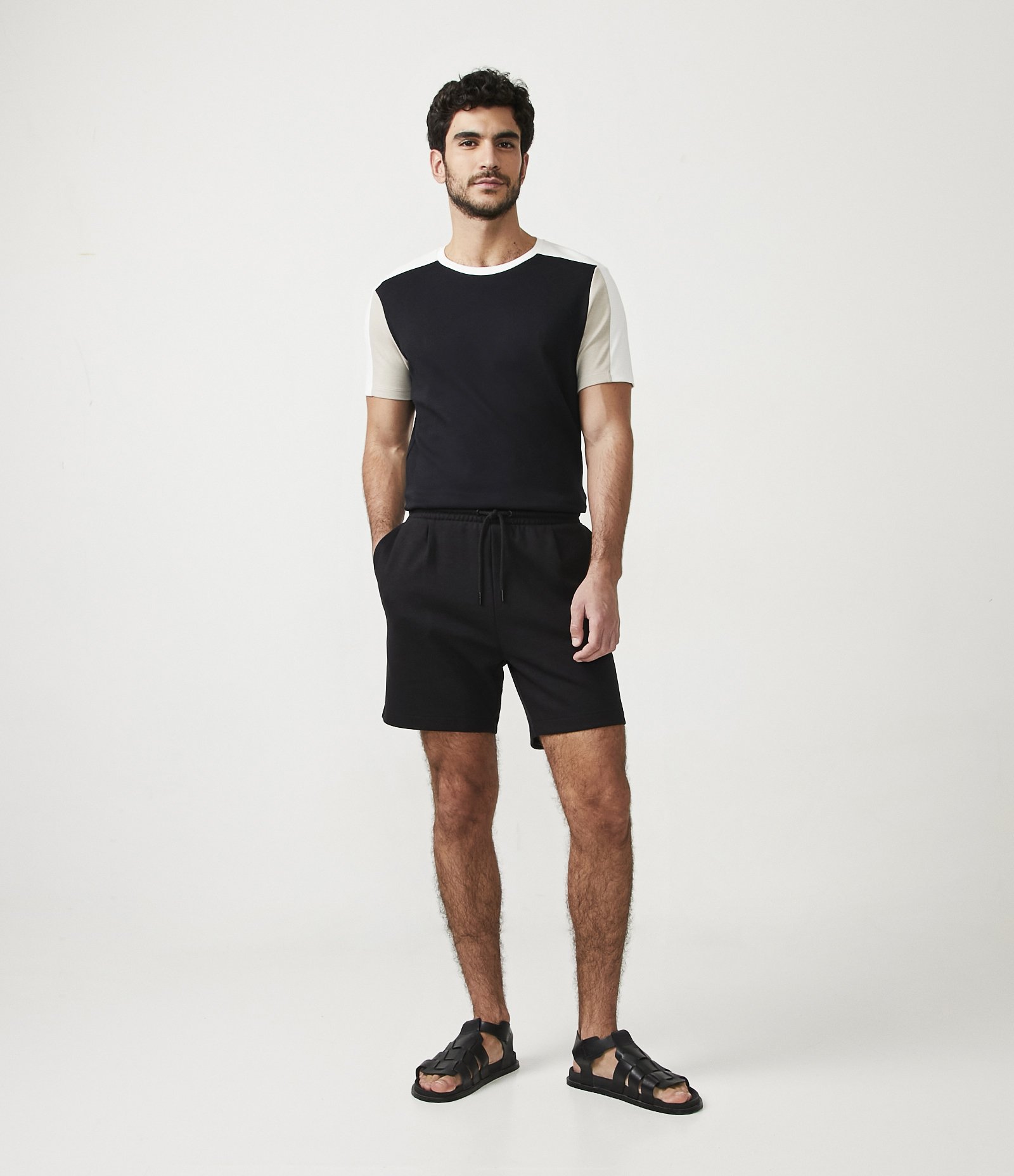 Bermuda Slim em Algodão com Amarração e Bolsos Preto 1
