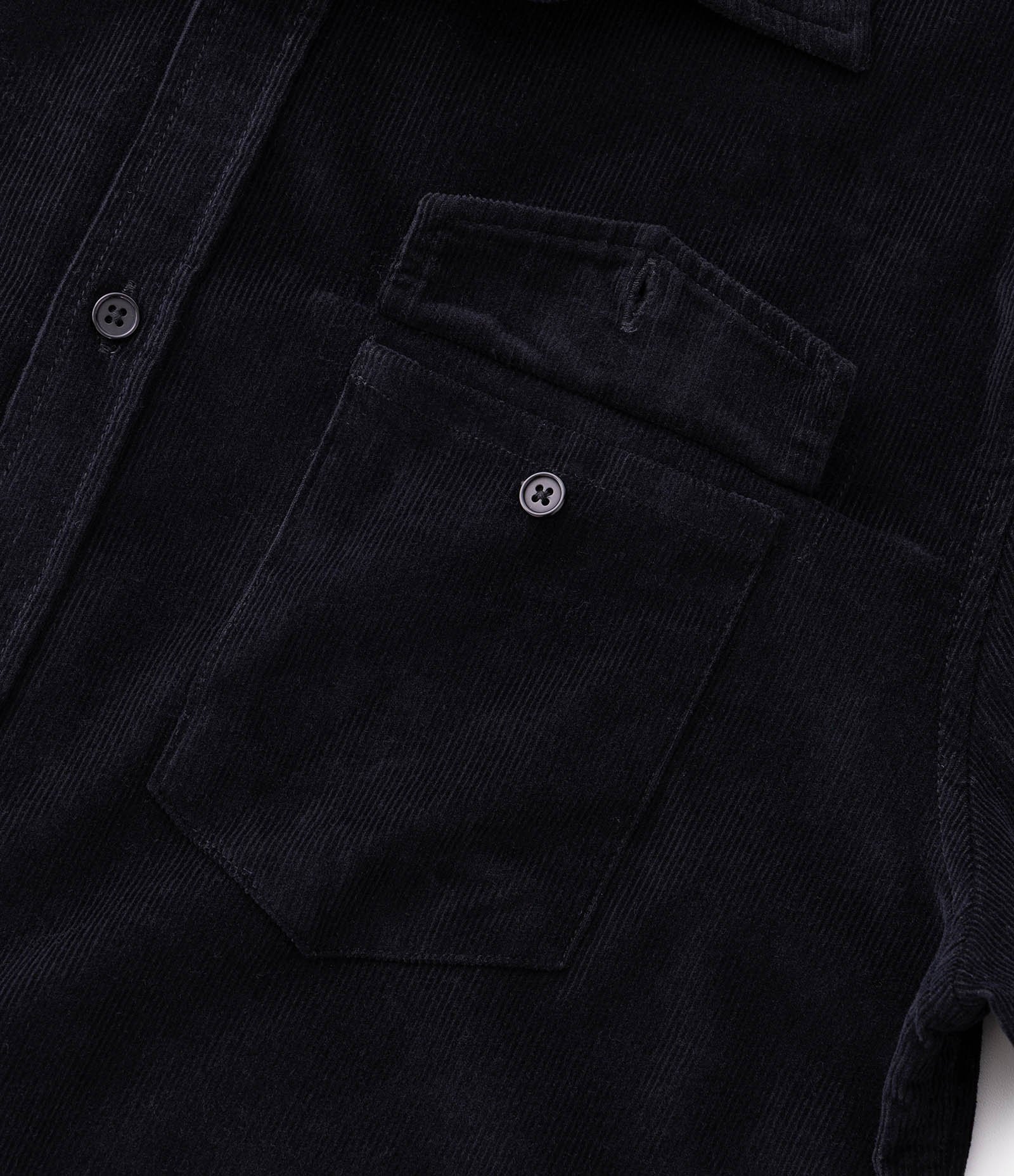 Camisa Comfort em Veludo com Bolsos Frontais Preto 10