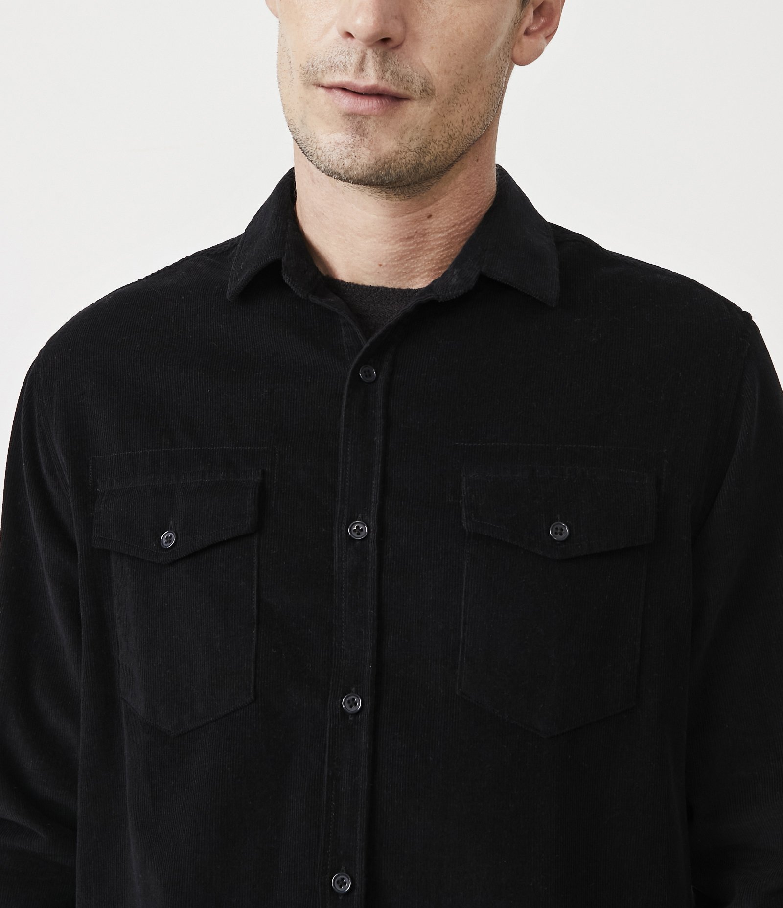 Camisa Comfort em Veludo com Bolsos Frontais Preto 1
