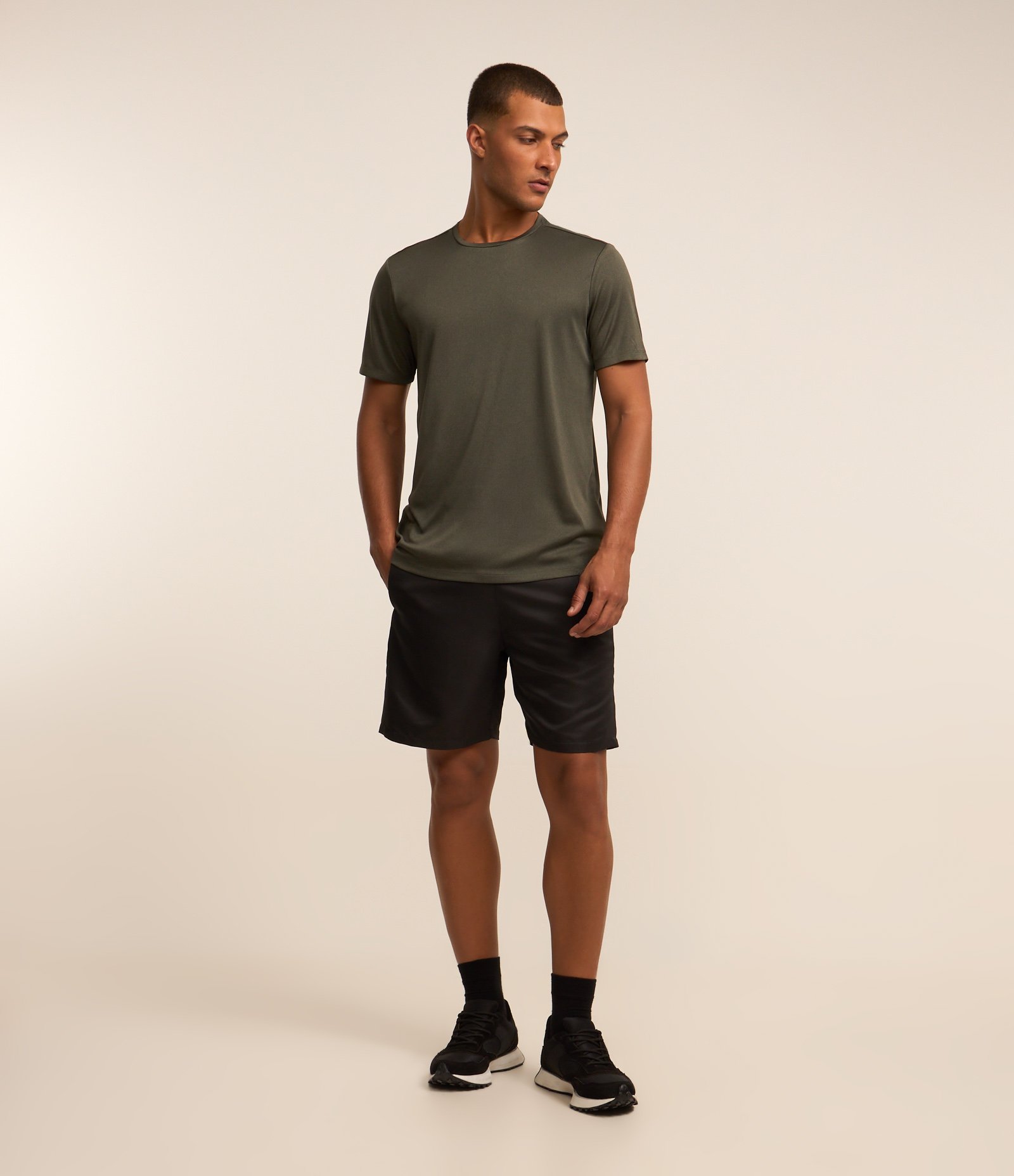 Camiseta Esportiva Básica em Tecnologia Dry com Manga Curta Verde 2