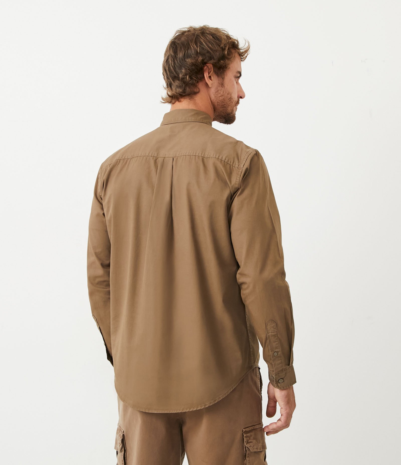 Camisa Comfort em Algodão com Bolsos Frontais 3