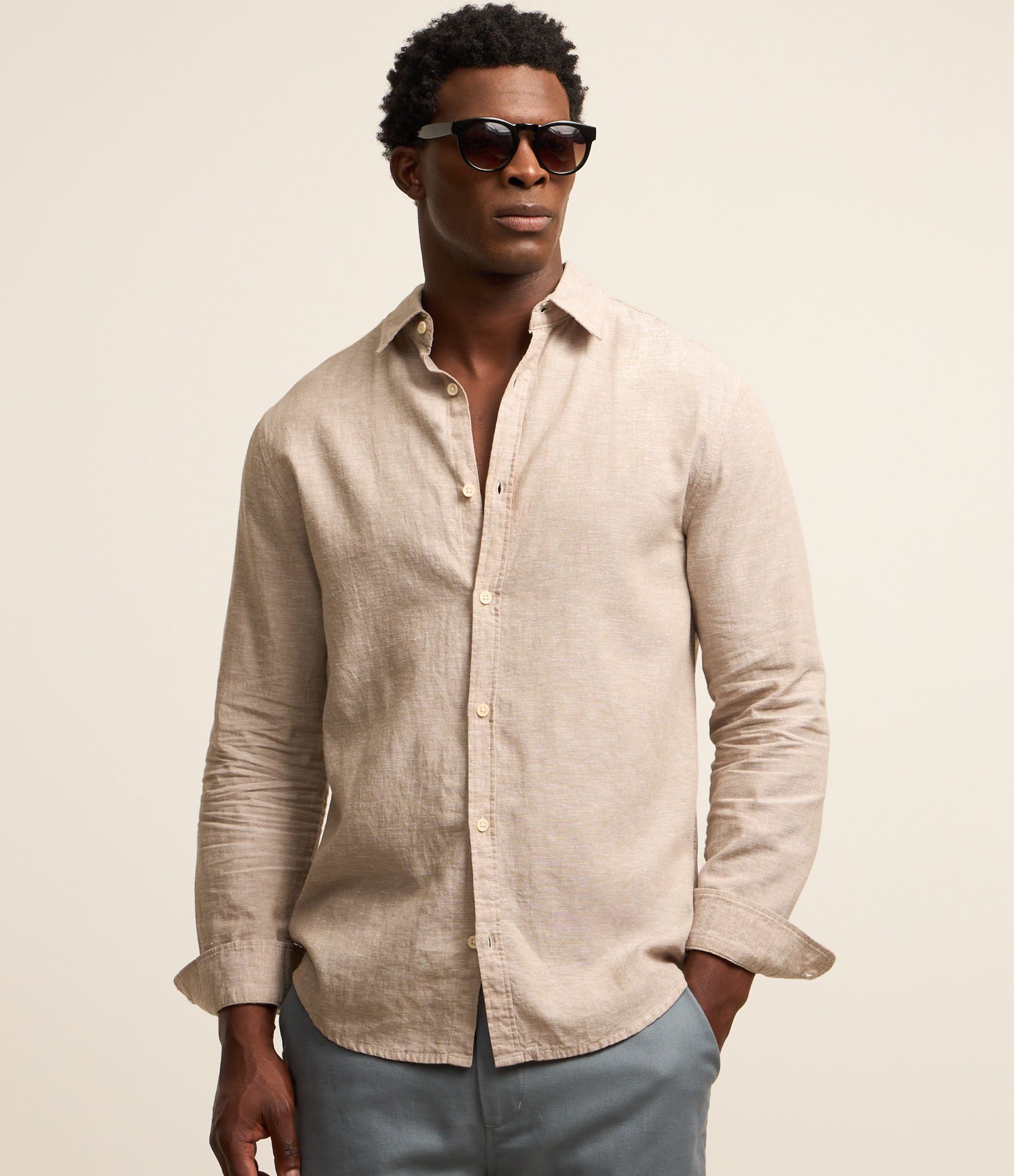 Camisa Regular Básica em Linho com Gola Colarinho 1