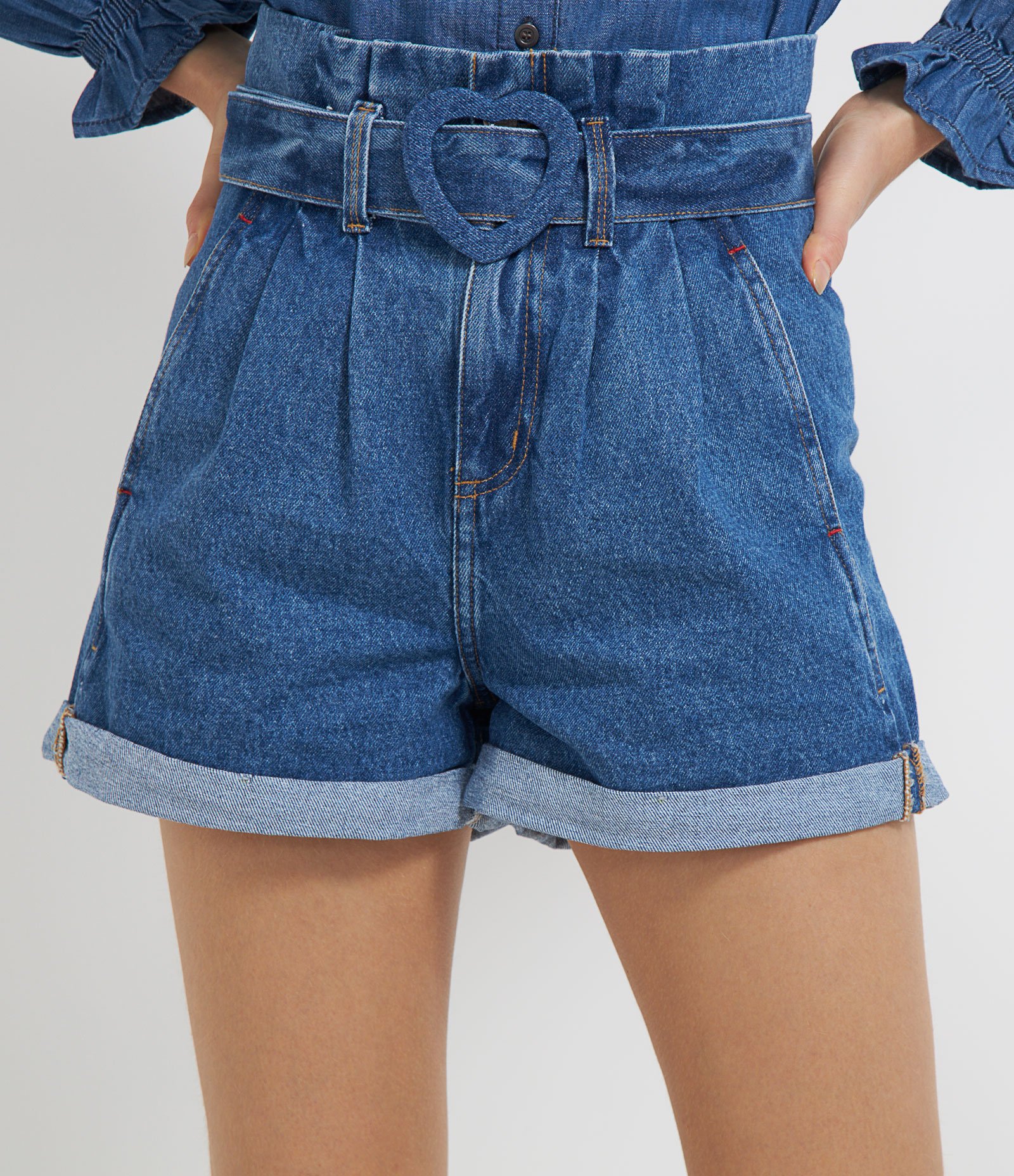Short Clochard Jeans com Barra Dobrada e Cinto de Fivela Forrada Azul 1