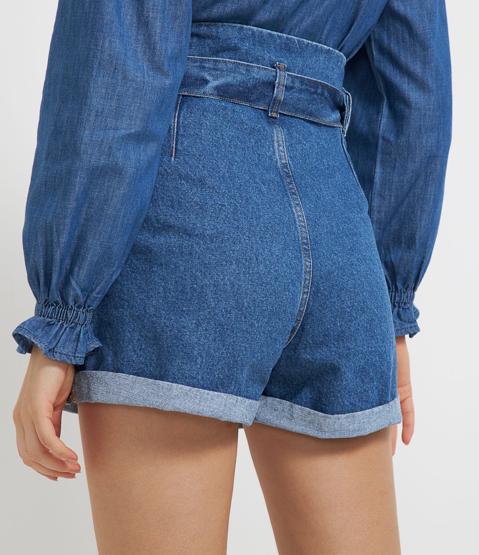 Short Clochard Jeans com Barra Dobrada e Cinto de Fivela Forrada Azul 2
