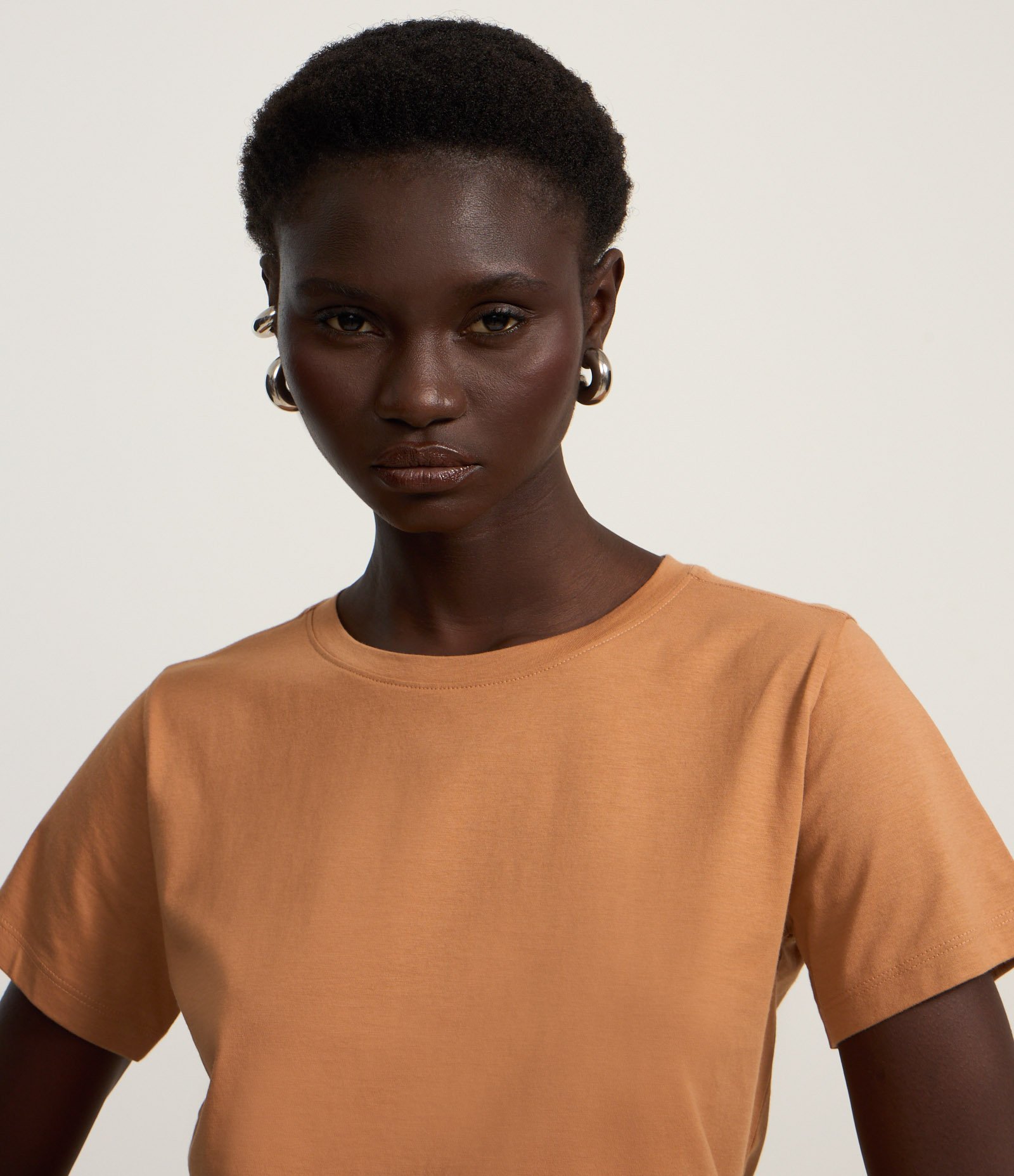 Camiseta Básica em Algodão com Manga Curta Marrom Claro 4