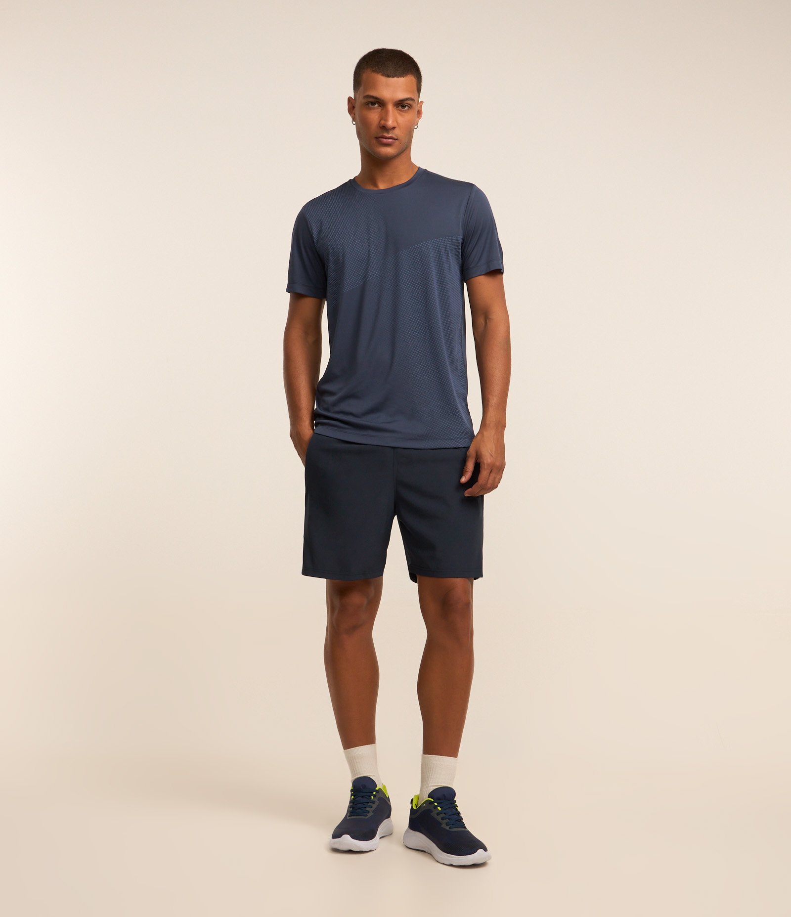 Camiseta Esportiva com Estampa Degrade Pontilhada Azul 2