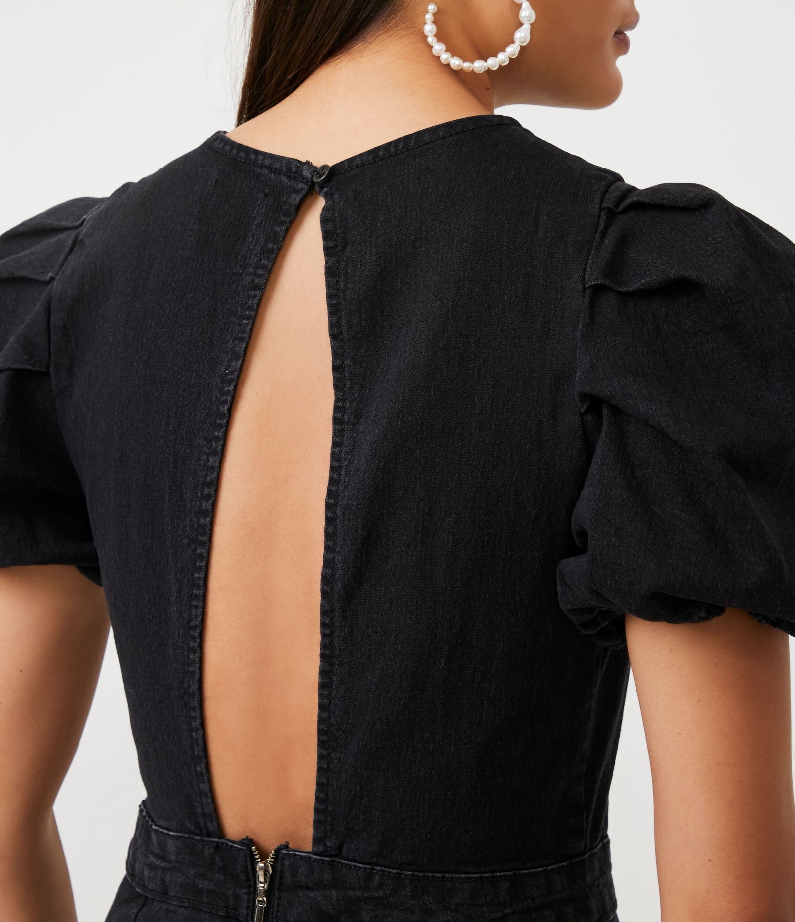 Vestido Curto em Sarja com Manga Curta Bufante Preto 5
