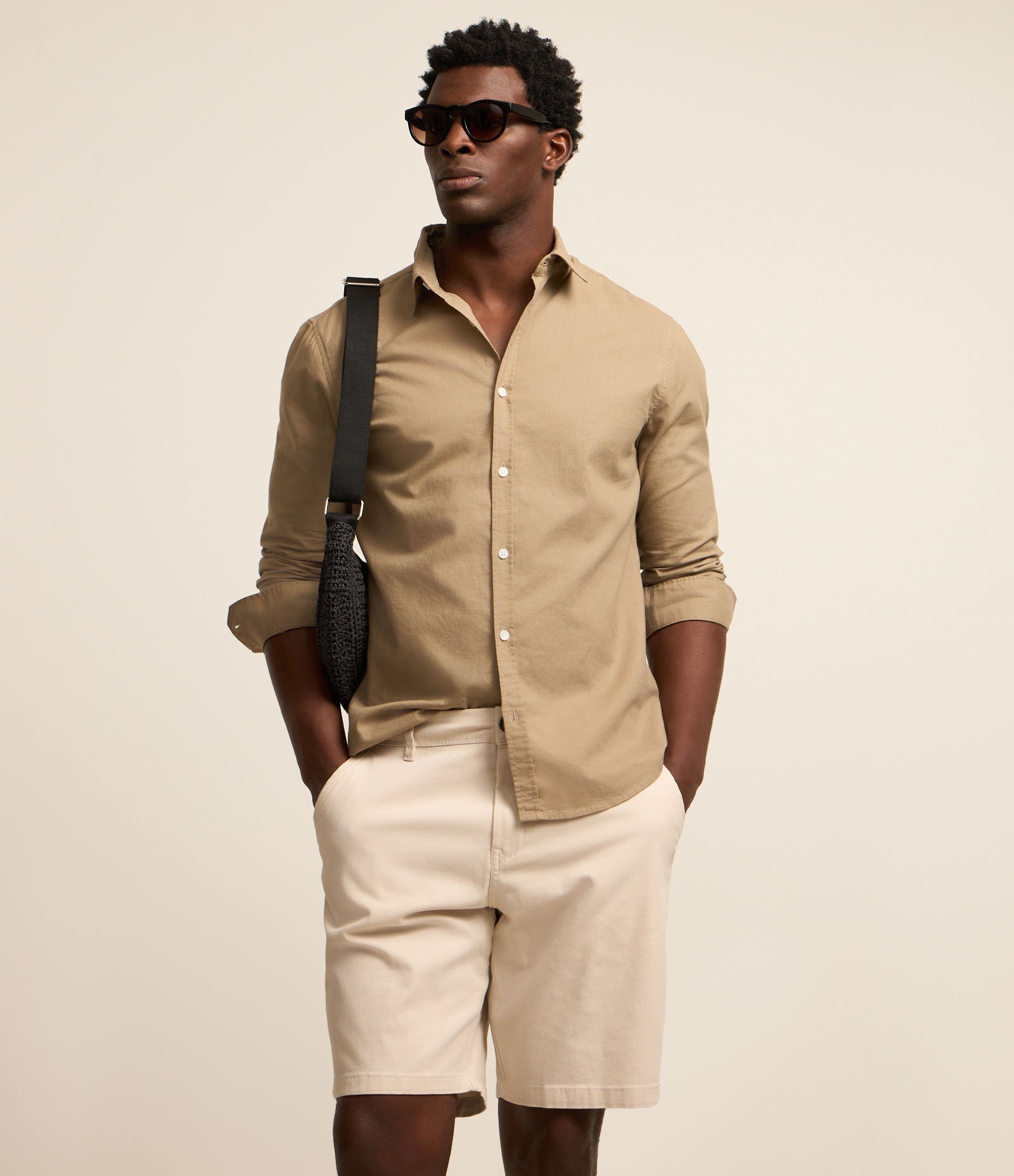 Bermuda Slim em Sarja com Elastano Bege Crú 2