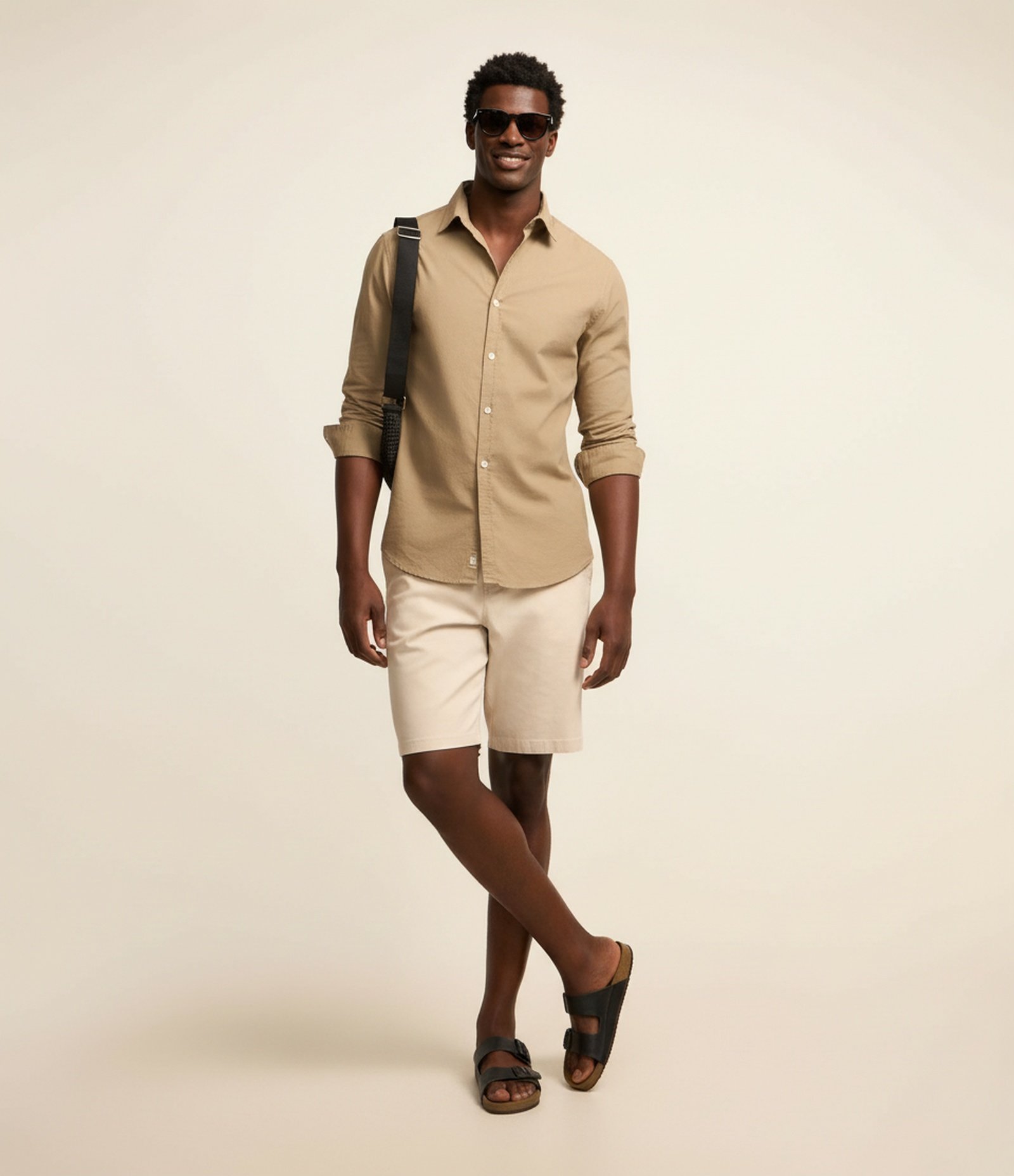 Bermuda Slim em Sarja com Elastano Bege Crú 1