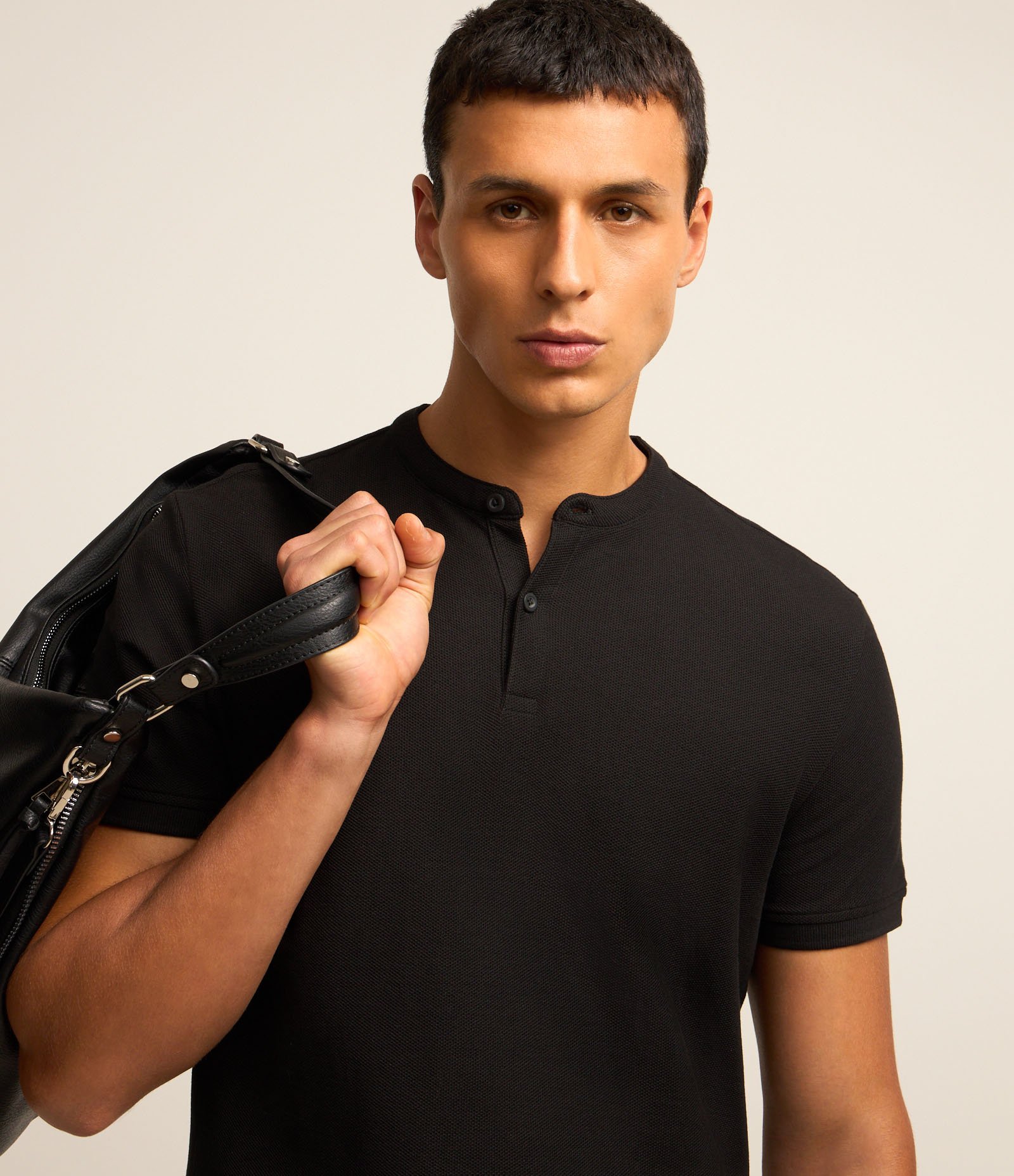 Camisa Polo Slim em Piquet Texturizado Preto 3