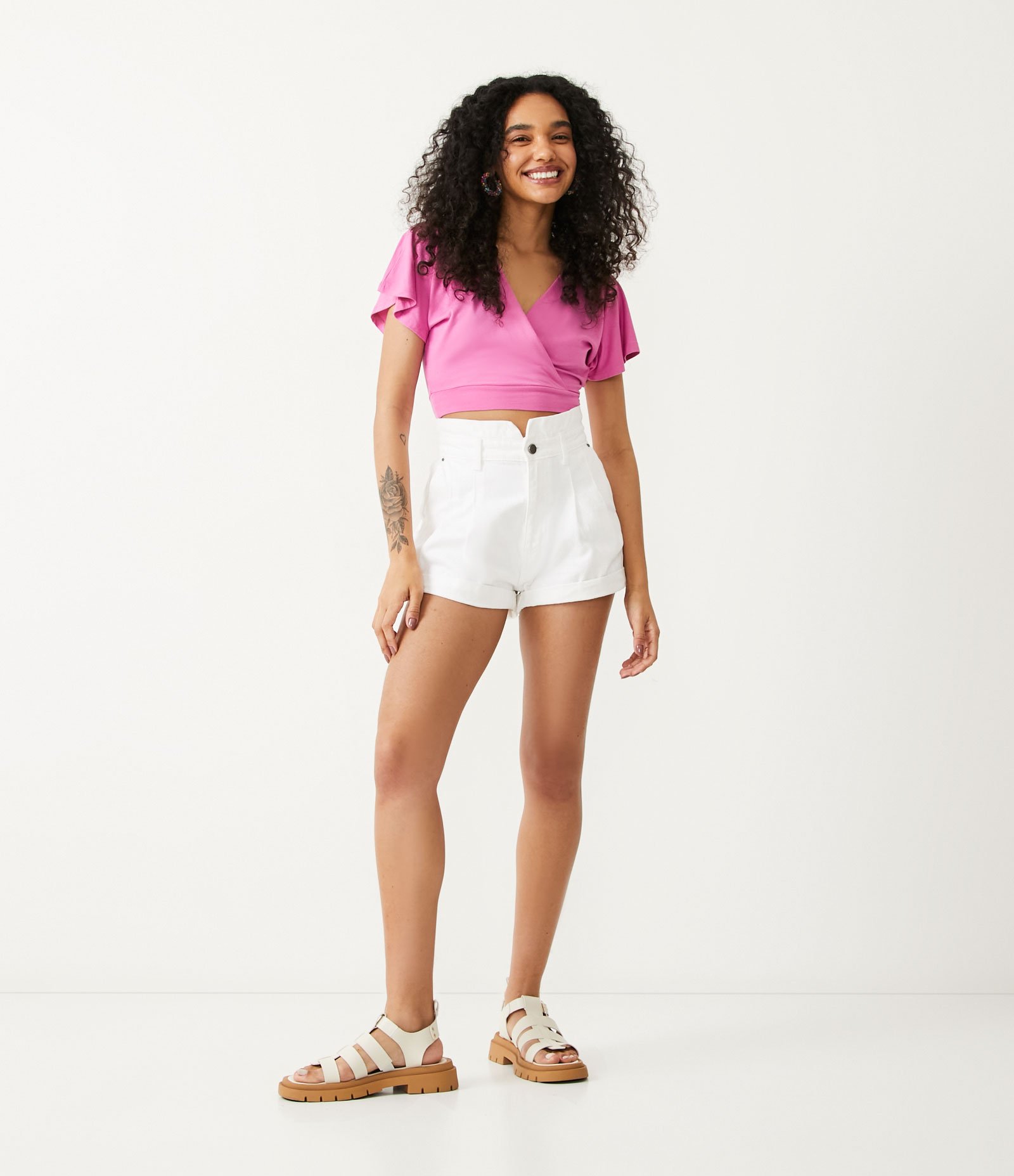 Blusa Curta em Crepe com Decote V Transpassado 2