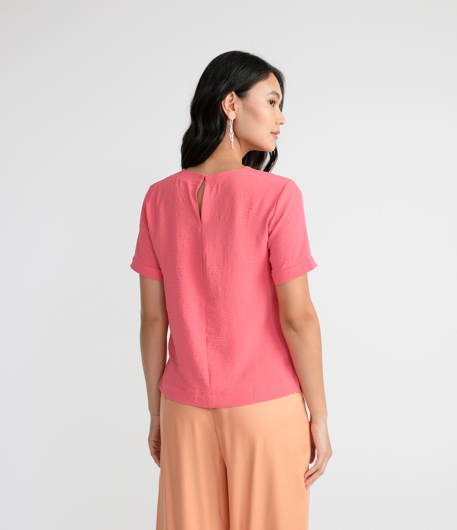 Blusa com Abertura nas Costas e Detalhes Pespontados Rosa Médio 2