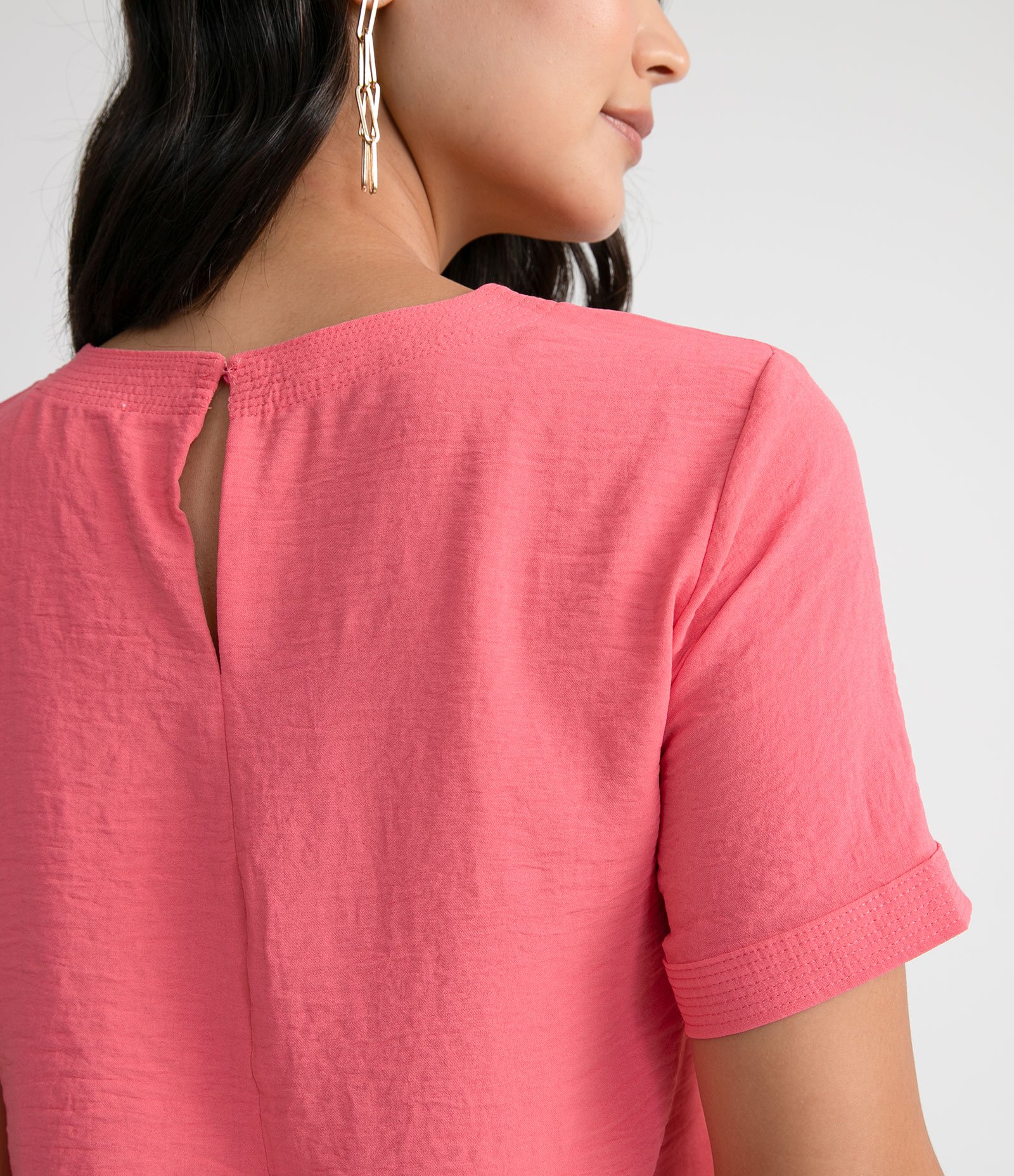Blusa com Abertura nas Costas e Detalhes Pespontados Rosa Médio 4