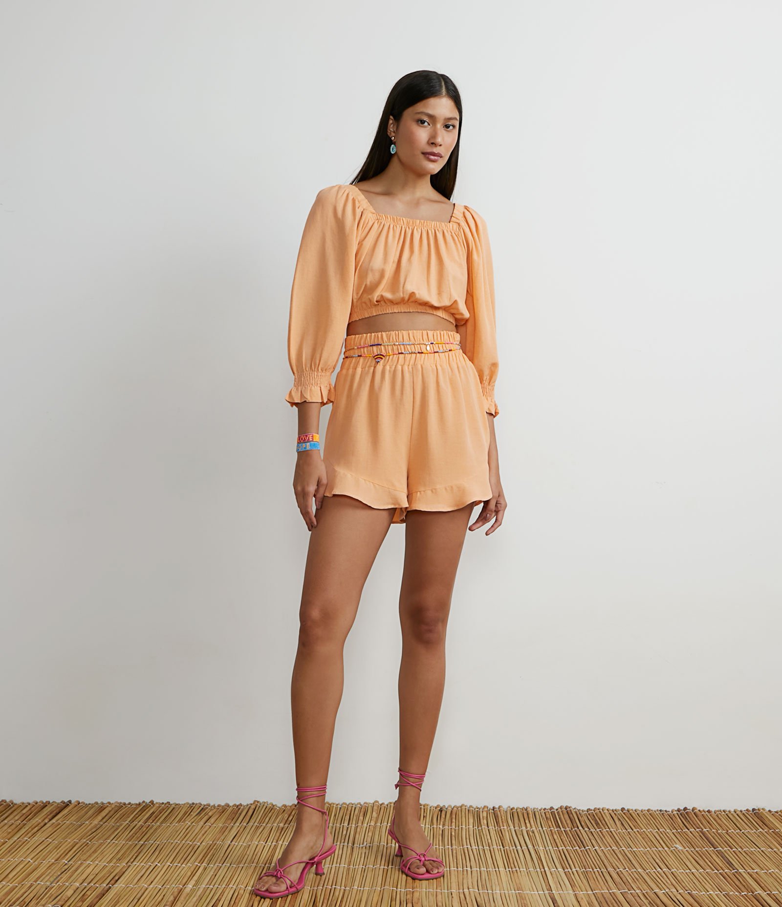 Blusa Cropped em Viscose com Mangas Bufantes e Lastex Laranja 4