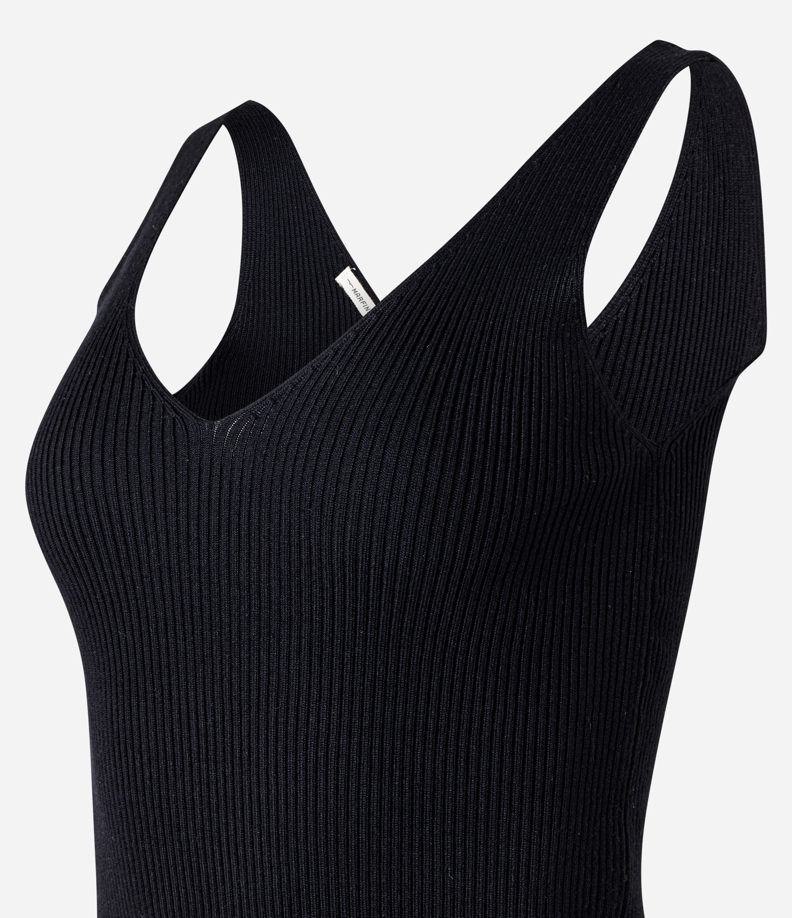 Blusa Regata Canelada em Tricô Leve com Decote V Preto 7